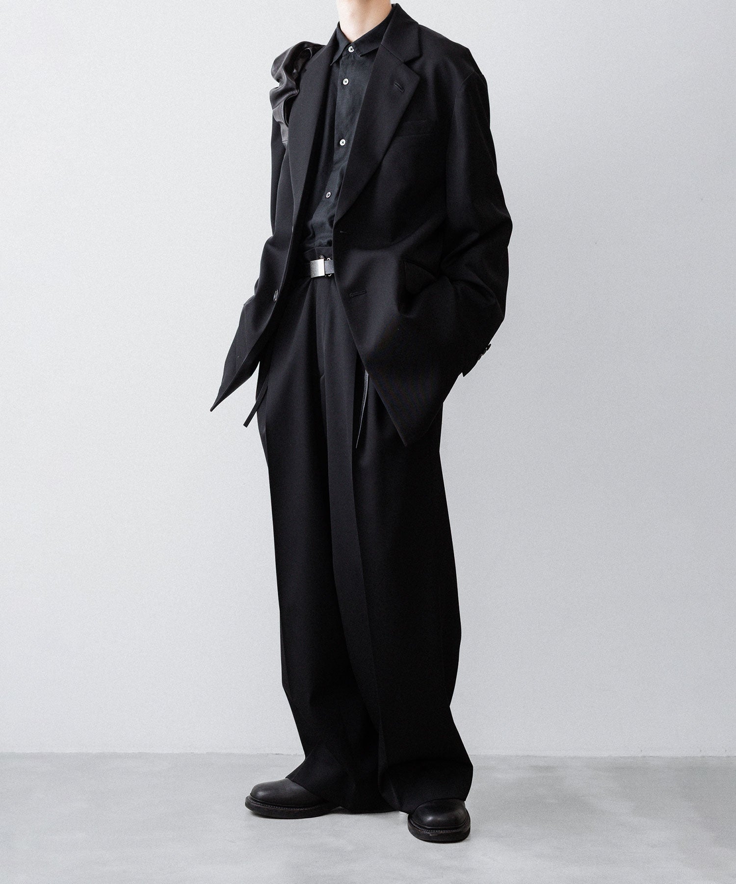 ssstein(シュタイン)のSHIRRING HANDLE LEATHER SHOULDER BAG - BLACKの公式通販サイトsession福岡セレクトショップ