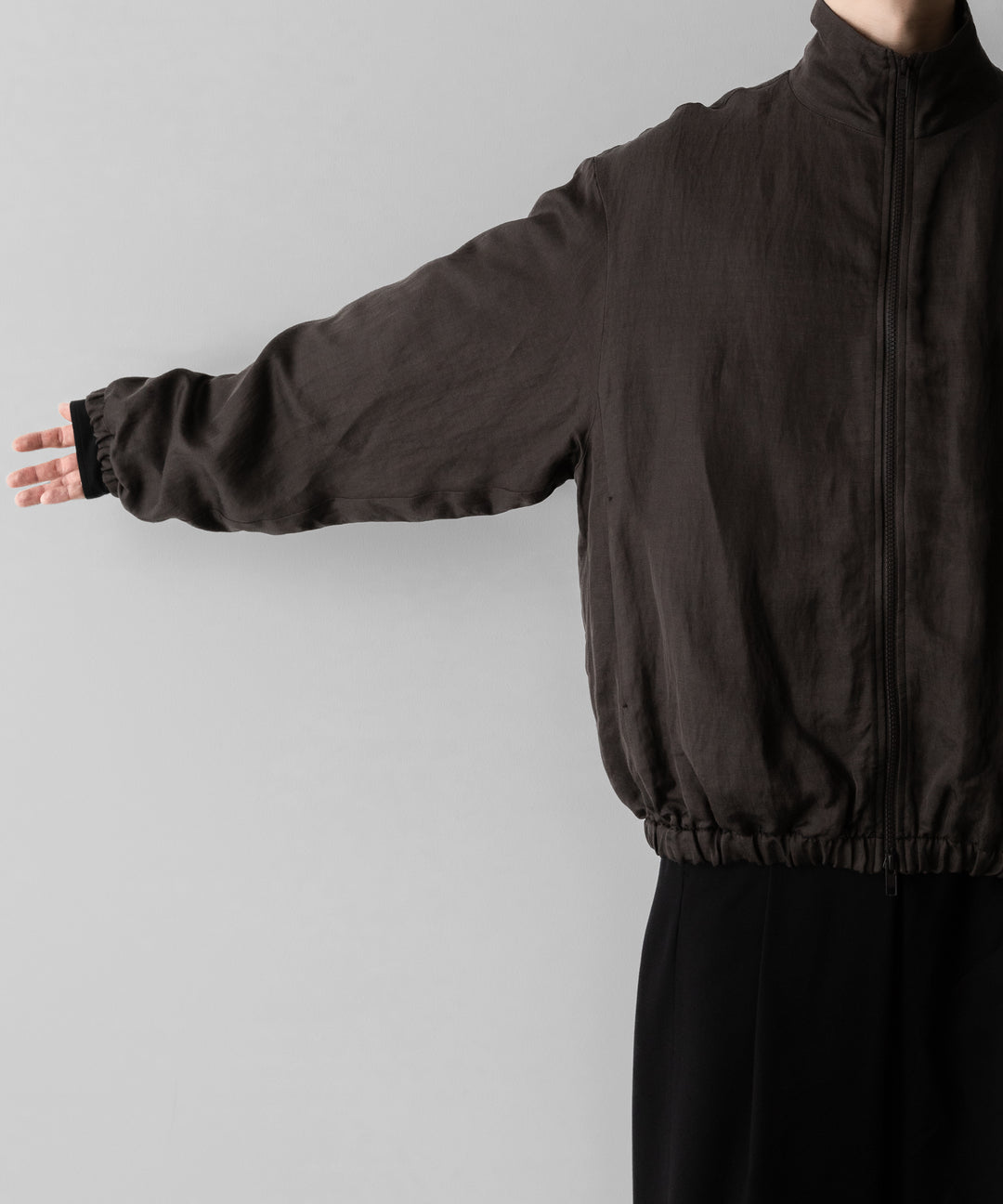 ssstein(シュタイン)のVIS/LI TWILL SHIRRED LIGHT ZIP JACKET - KHAKIの公式通販サイトsession福岡セレクトショップ