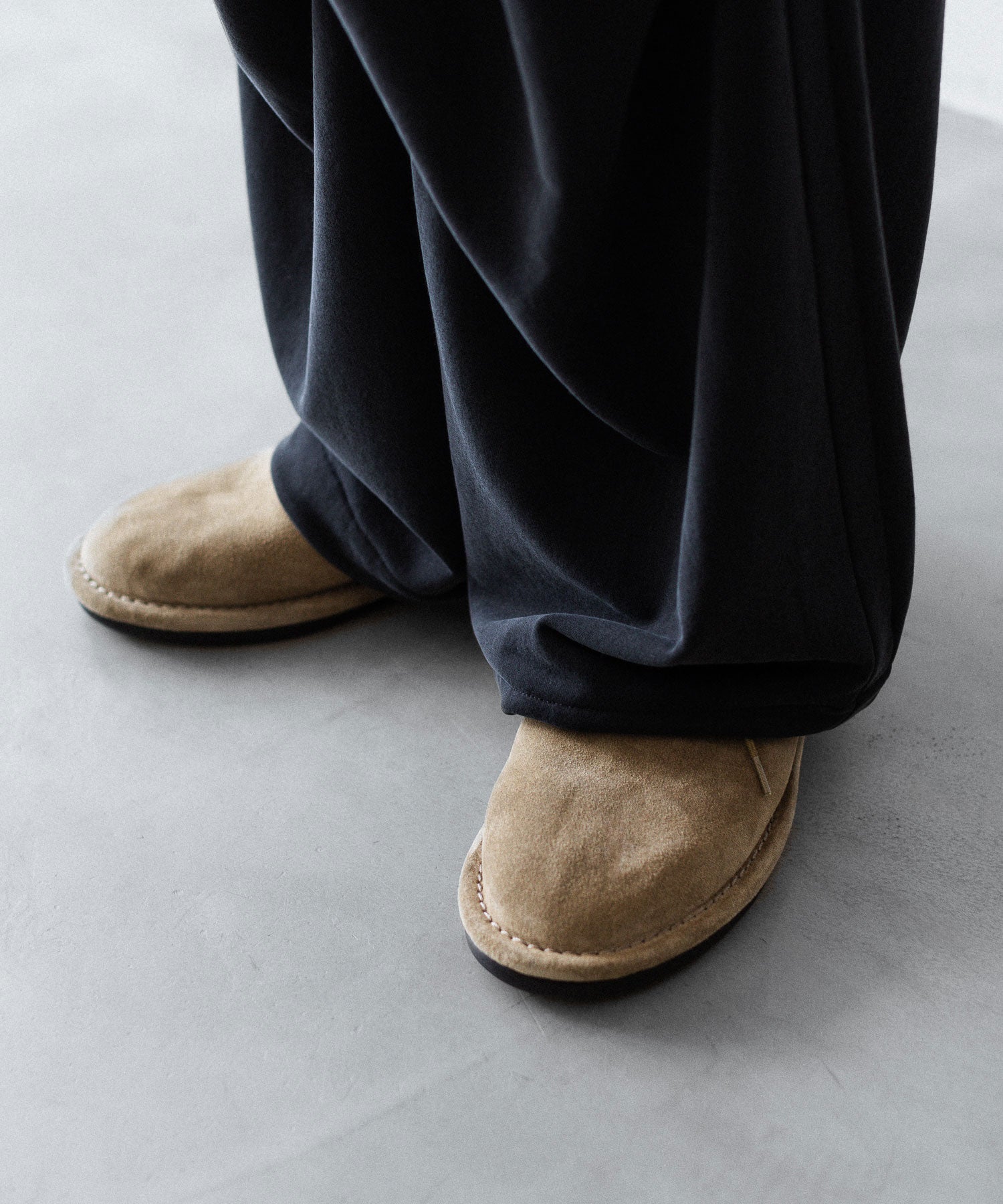 【KANEMASA PHIL.】28G CUPRO OVER CARGO PANTS - BLACK