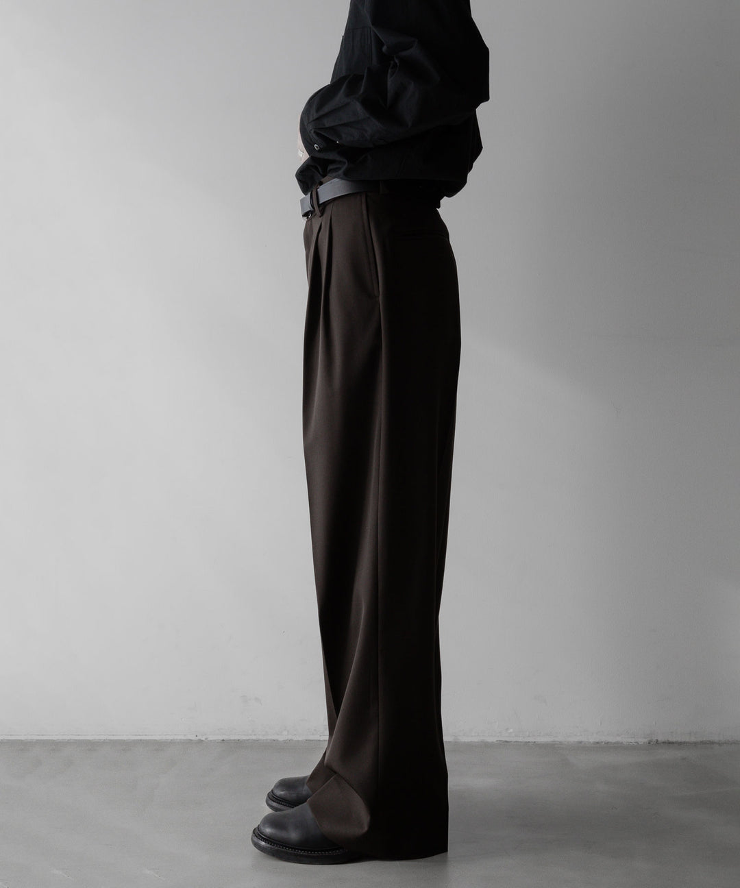 stein(シュタイン)の24SSコレクションLONG WIDE TROUSERSのMILITARY KHAKI sessionセッション福岡セレクトショップ 公式通販サイト