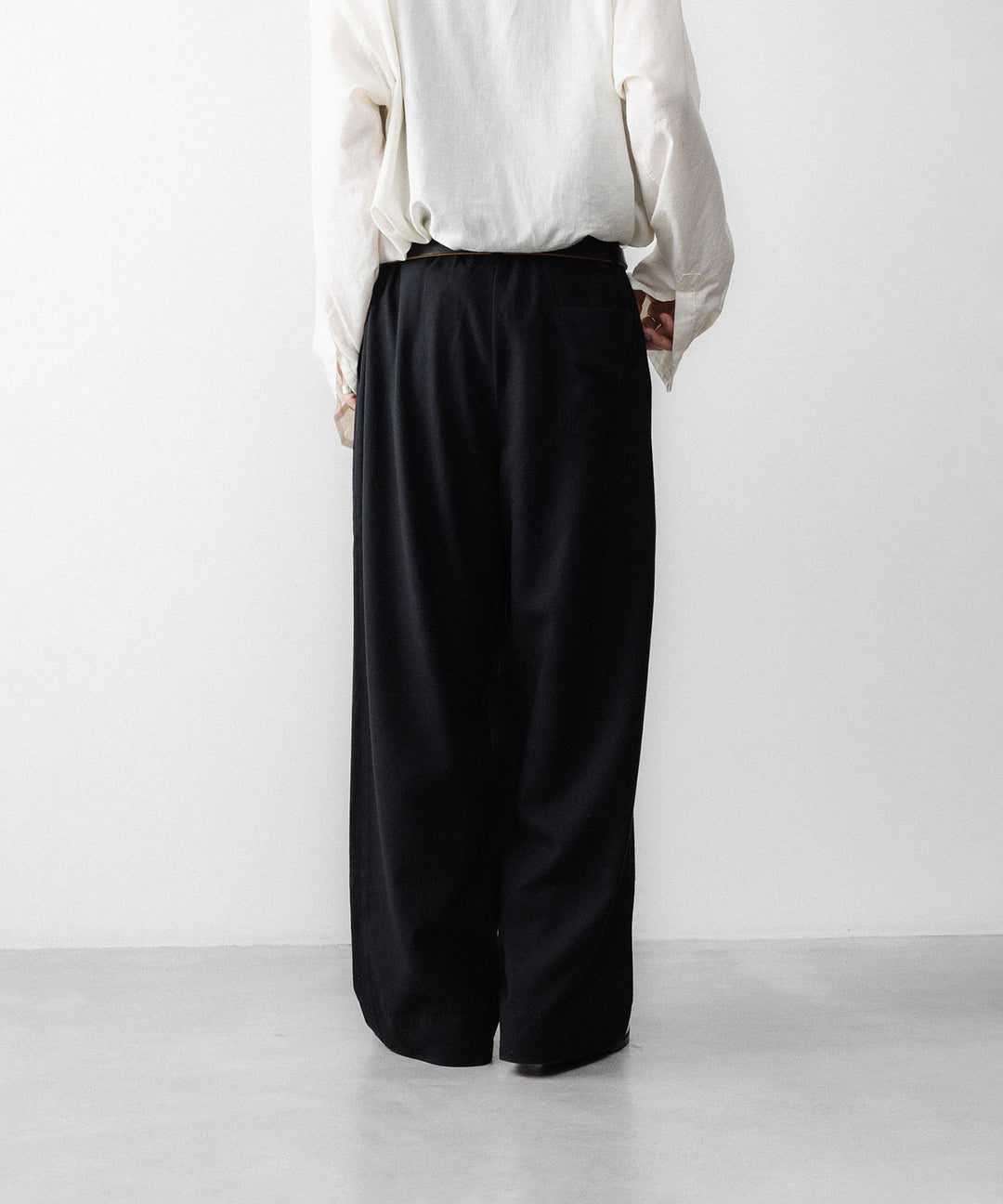 INTÉRIM インテリムのSILK NOIL WIDE DRESS EASY PANTSのBLACK 公式通販サイトsession福岡セレクトショップ