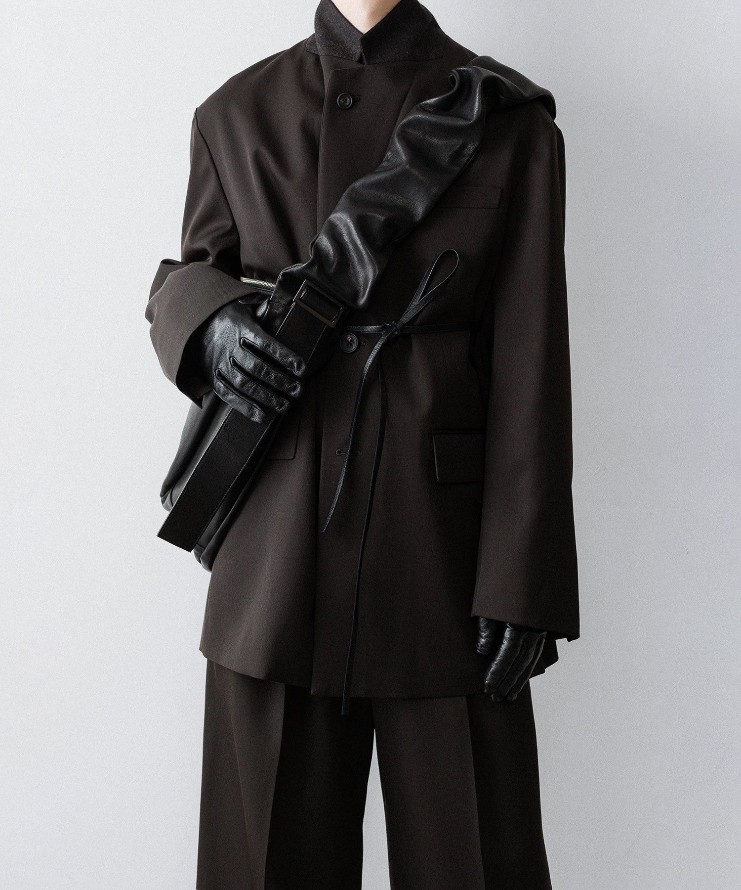 ssstein(シュタイン)のSHIRRING HANDLE LEATHER SHOULDER BAG - BLACKの公式通販サイトsession福岡セレクトショップ