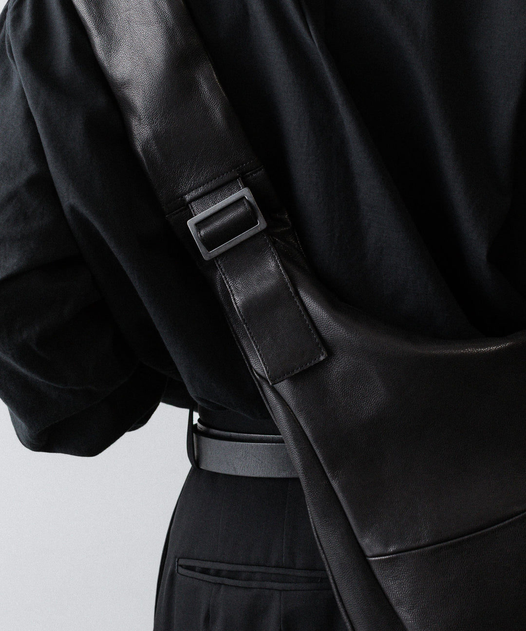 ssstein(シュタイン)のTWIST SHOULDER BAG - BLACKの公式通販サイトsession福岡セレクトショップ
