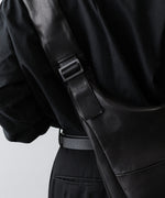 画像をギャラリービューアに読み込む, ssstein(シュタイン)のTWIST SHOULDER BAG - BLACKの公式通販サイトsession福岡セレクトショップ
