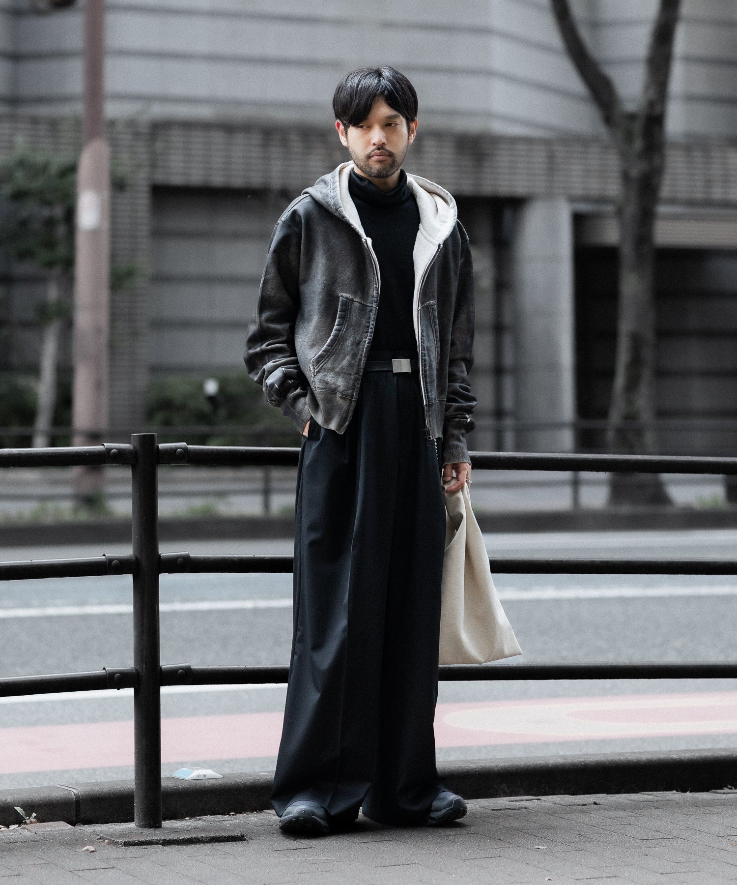 【SUBLATIONS】SUPER140 3TUCK BAGGY TROUSERS - BLACK