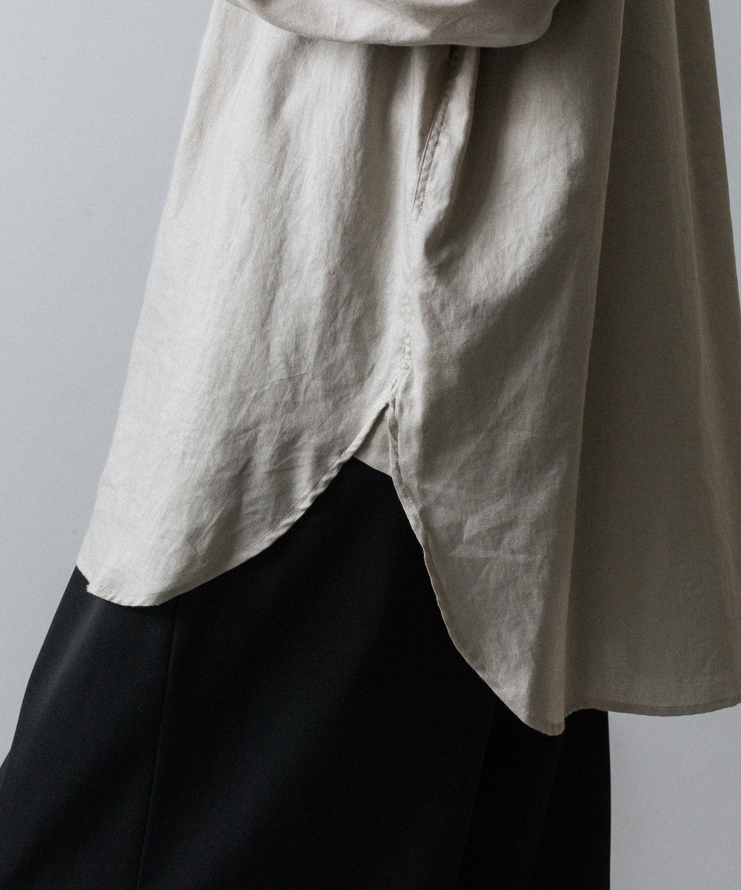 ssstein(シュタイン)のCOTTON/SILK OVERSIZED PULLOVER SHIRT - GREIGEの公式通販サイトsession福岡セレクトショップ