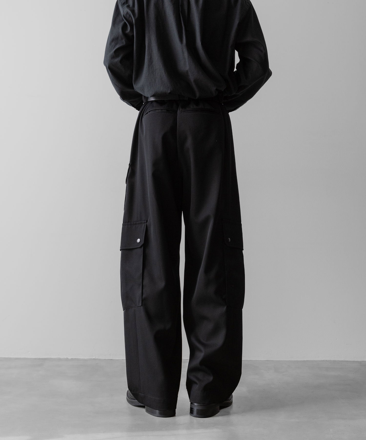 ssstein(シュタイン)のCARGO POCKET WIDE EASY TROUSERS - BLACKの公式通販サイトsession福岡セレクトショップ
