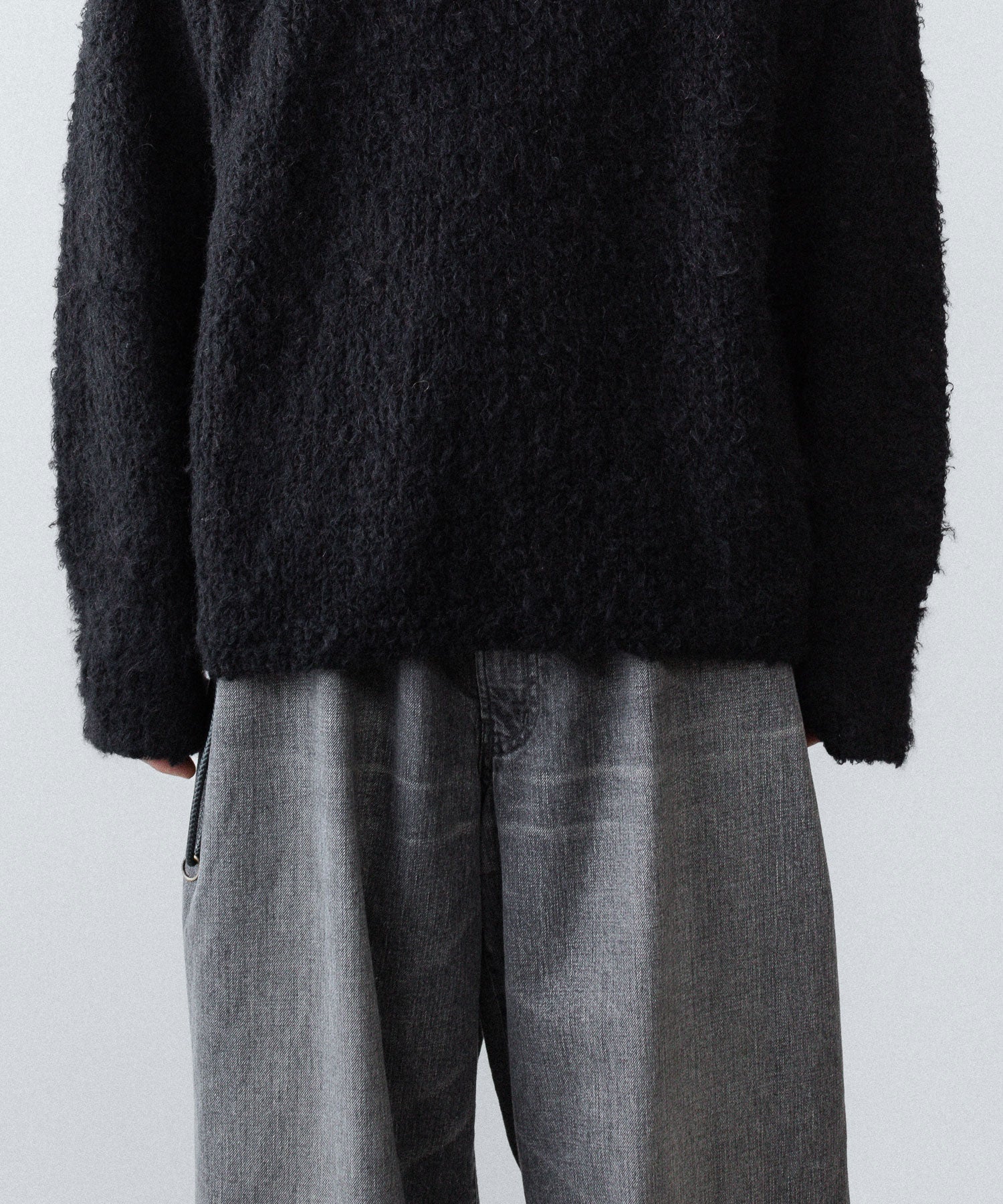 【ANTHEM A】MIX FUR MOLE KNIT CREWNECK - BLACK