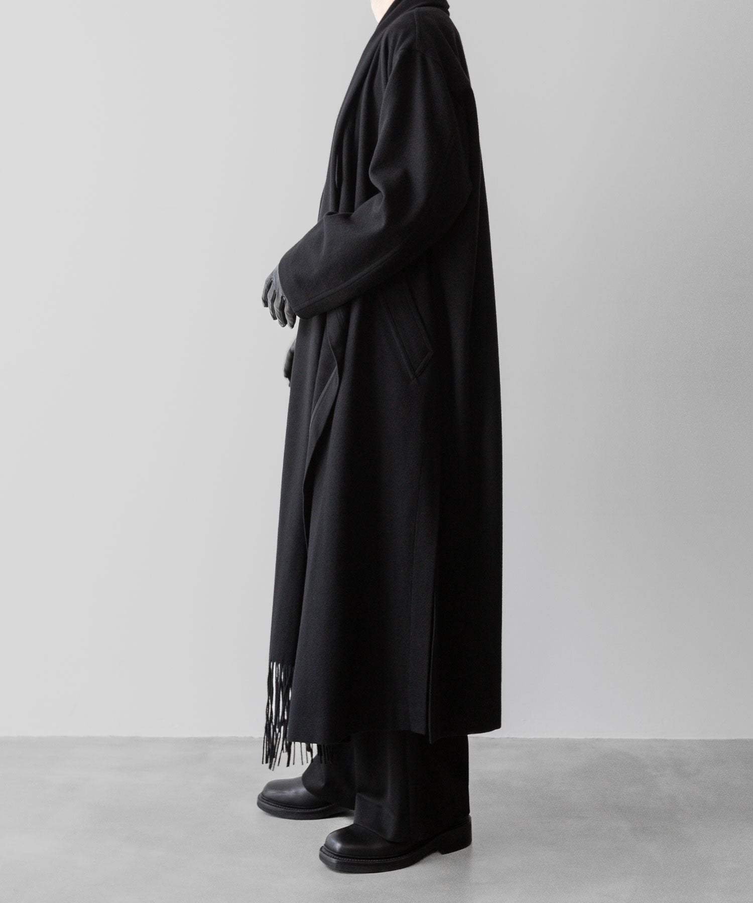 UJOH(ウジョー)のSTOLE COLLAR COAT - BLACKの公式通販サイトsession福岡セレクトショップ