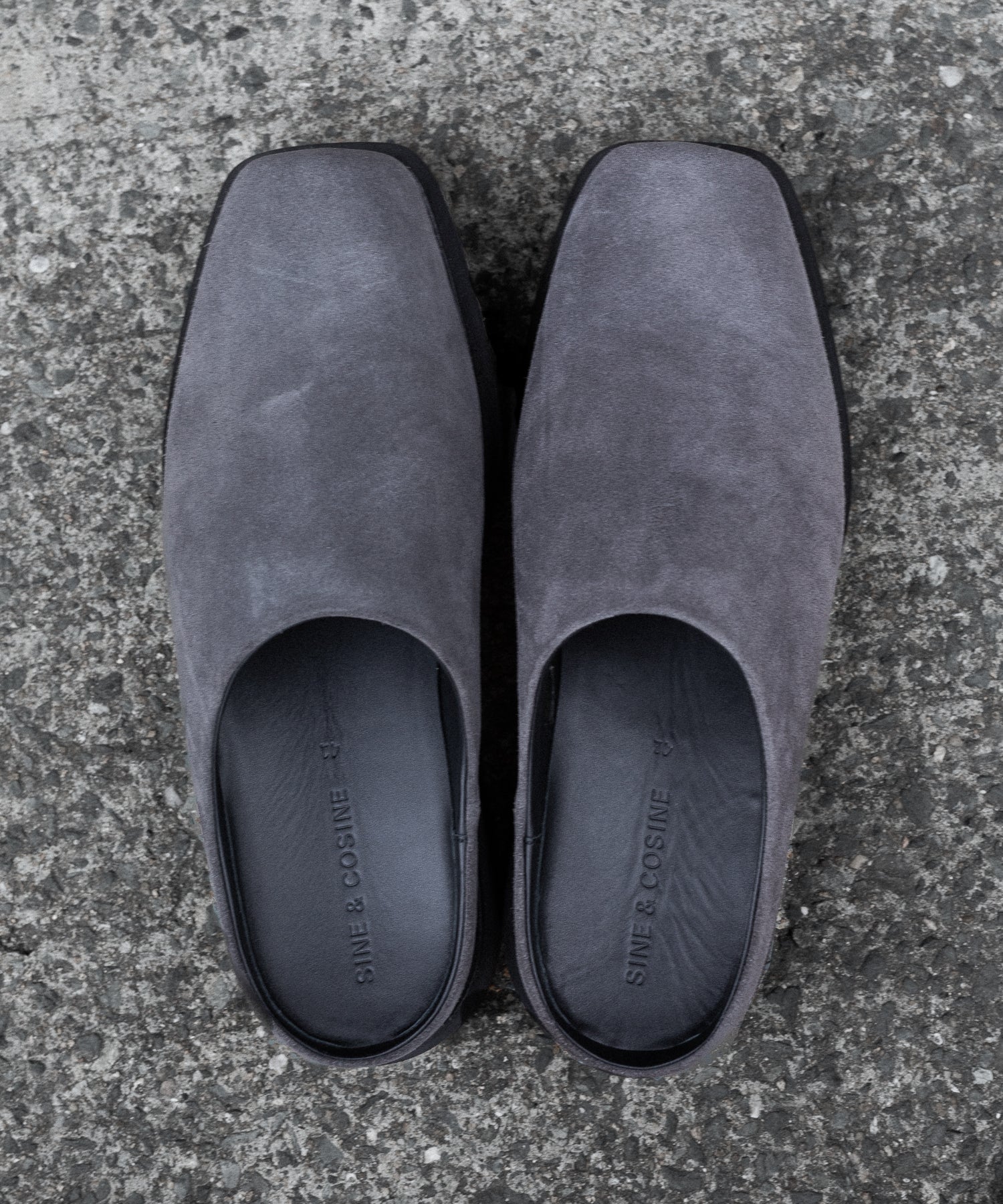 【 SINE & COSINE 】HANNES / MULE VIBRAM TWEETY - SUEDE DARK GREY