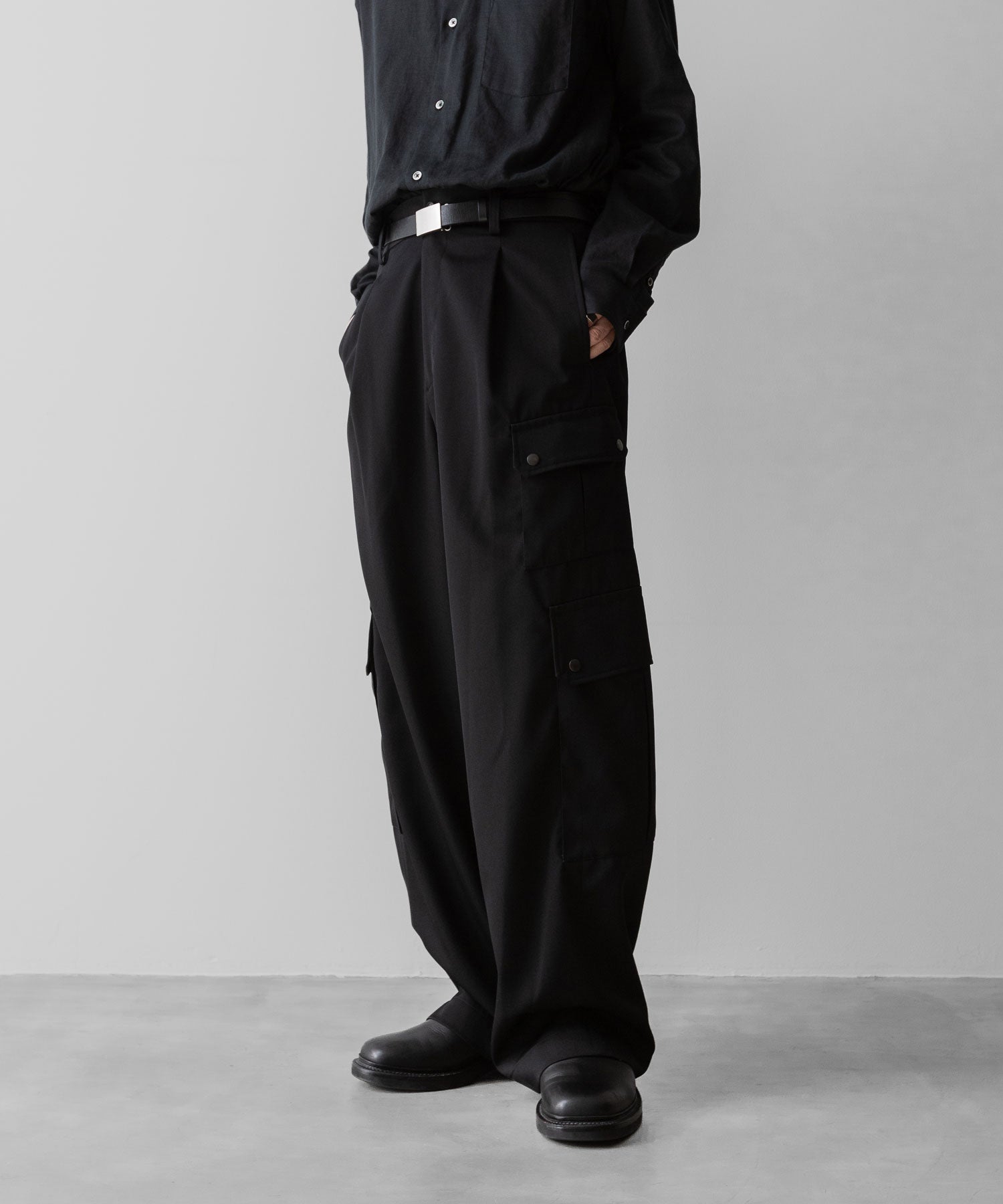 ssstein(シュタイン)のCARGO POCKET WIDE EASY TROUSERS - BLACKの公式通販サイトsession福岡セレクトショップ
