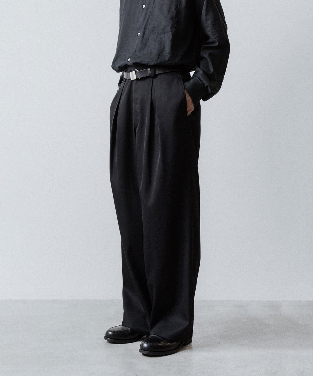 ssstein(シュタイン)のEASY WIDE TROUSERS (2/90 WOOL GABARDINE) - BLACKの公式通販サイトsession福岡セレクトショップ