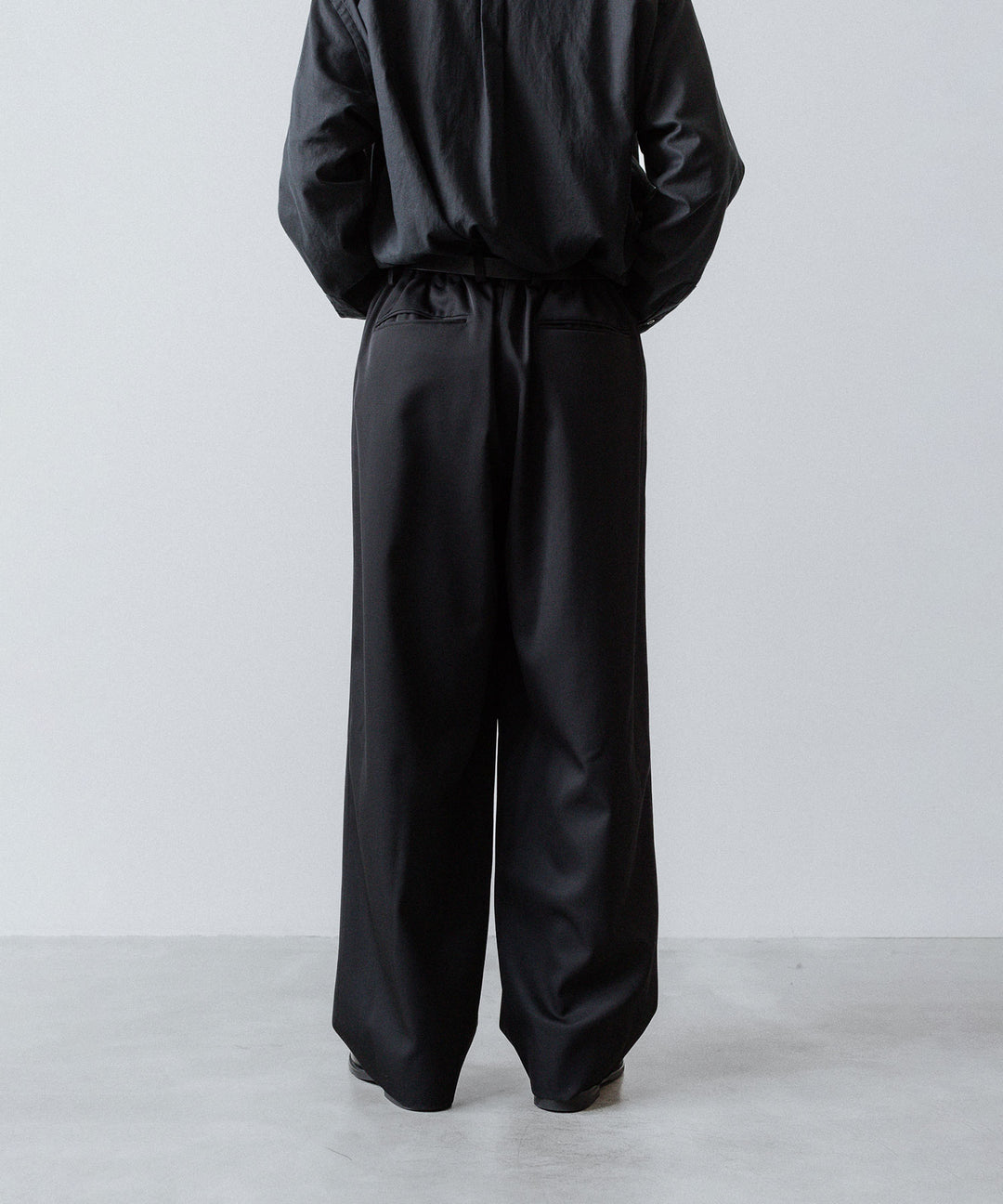 ssstein(シュタイン)のEASY WIDE TROUSERS (2/90 WOOL GABARDINE) - BLACKの公式通販サイトsession福岡セレクトショップ