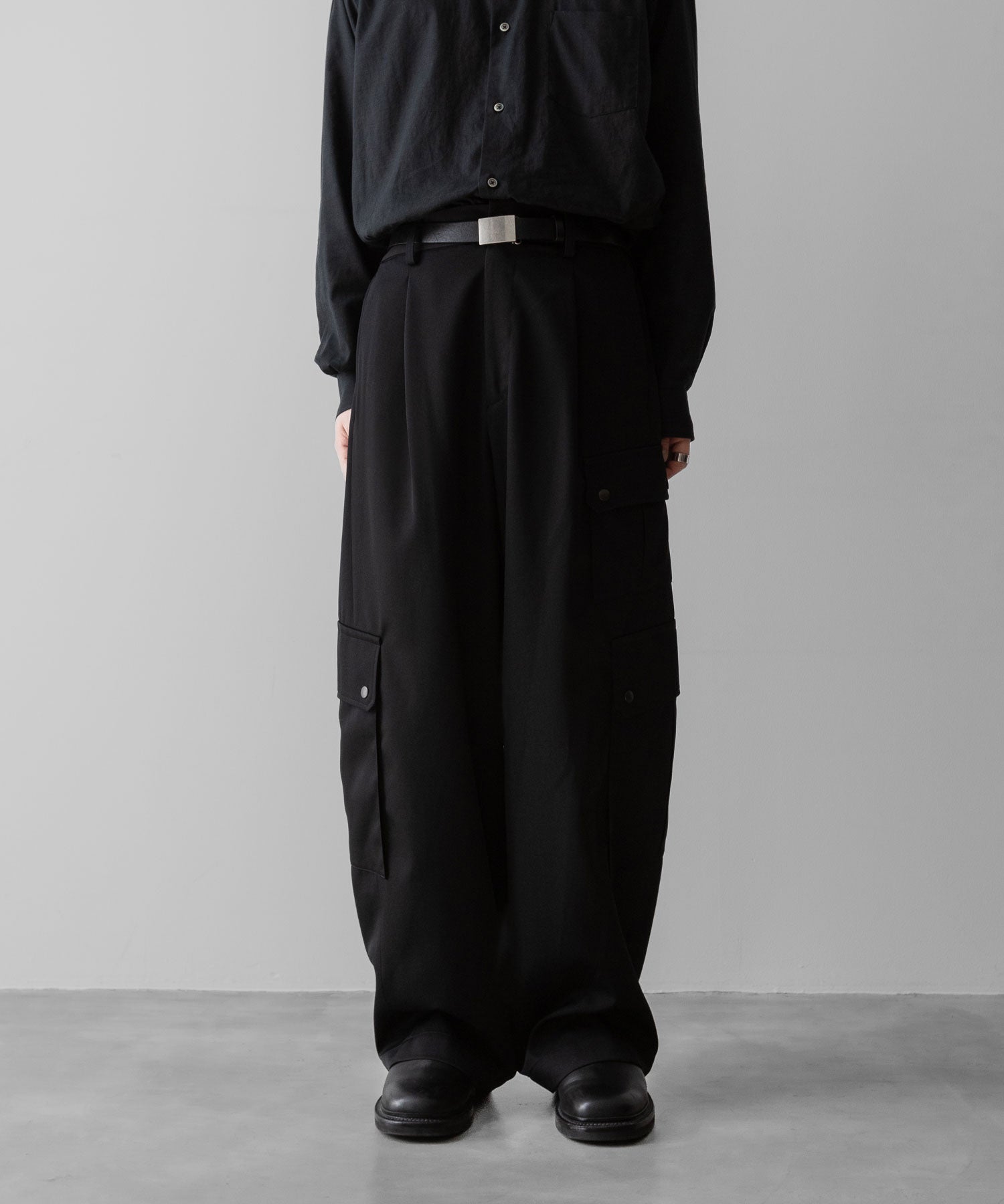 ssstein(シュタイン)のCARGO POCKET WIDE EASY TROUSERS - BLACKの公式通販サイトsession福岡セレクトショップ
