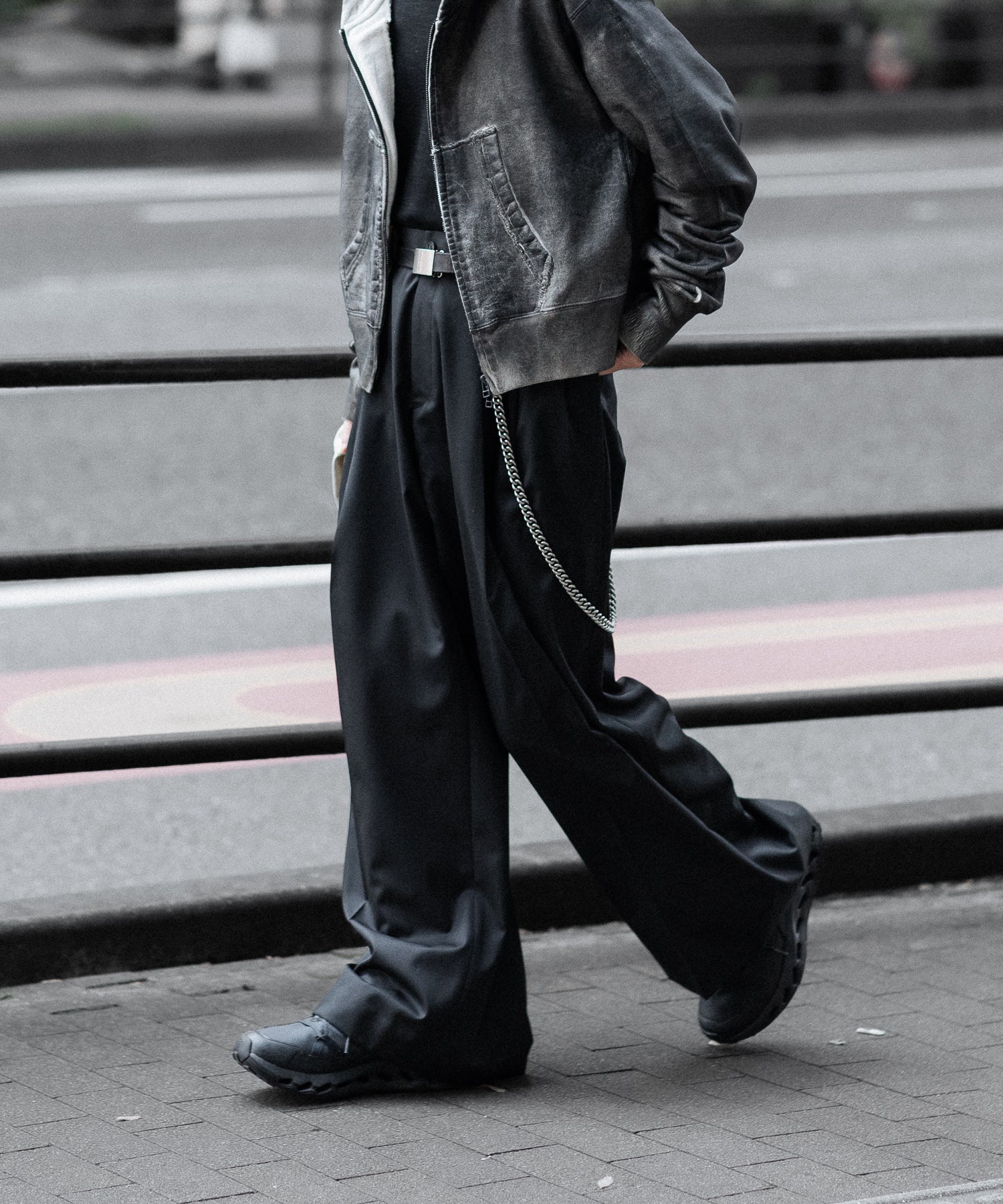 【SUBLATIONS】SUPER140 3TUCK BAGGY TROUSERS - BLACK
