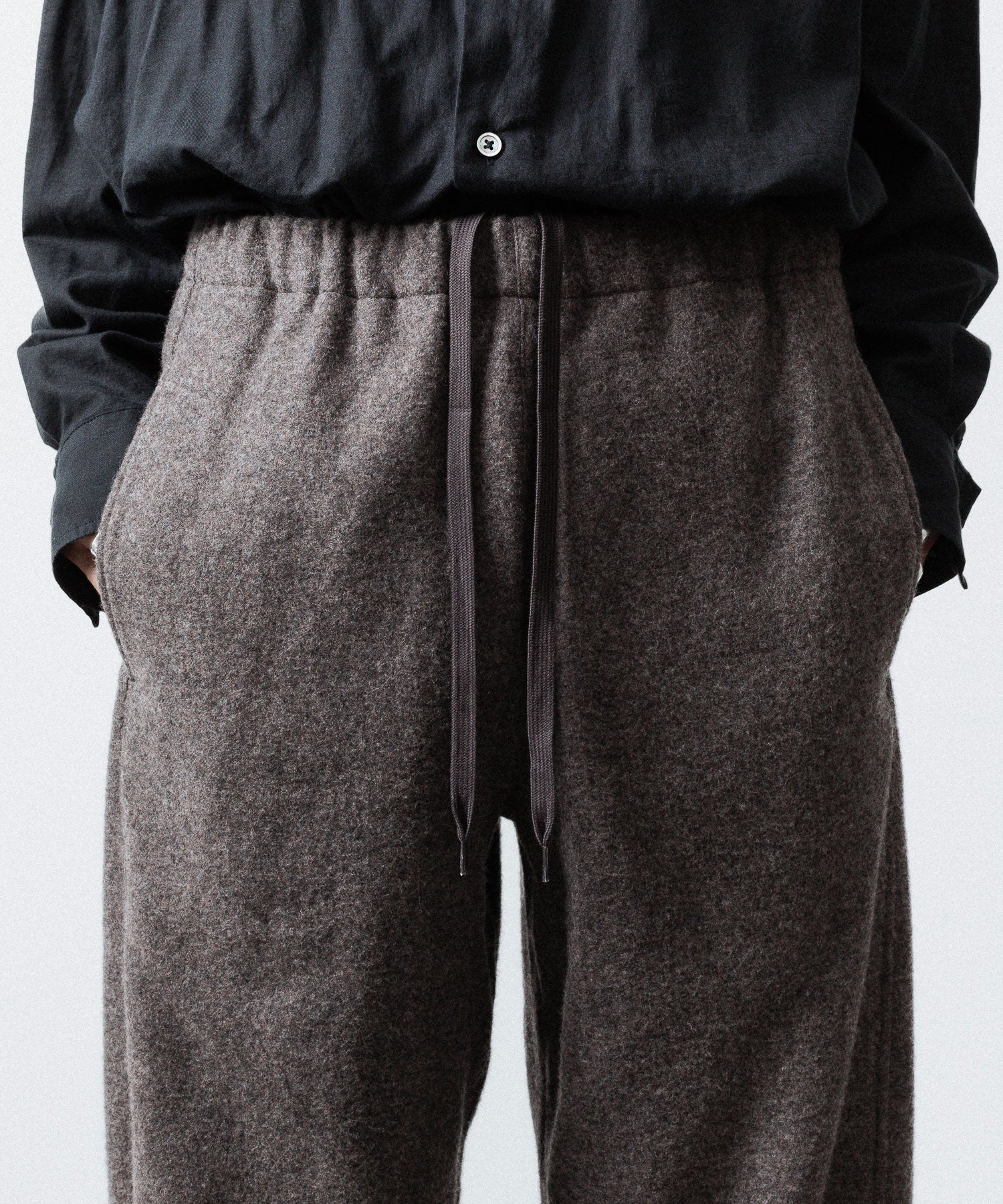 ssstein(シュタイン)のWOOL/CASHMERE FLEECE EASY TWIST TROUSERS - GREY BROWNの公式通販サイトsession福岡セレクトショップ