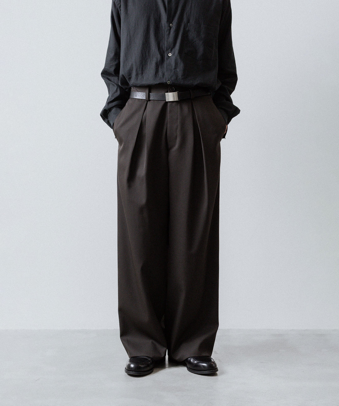 ssstein(シュタイン)のEASY WIDE TROUSERS (2/90 WOOL GABARDINE) - GREY KHAKIの公式通販サイトsession福岡セレクトショップ