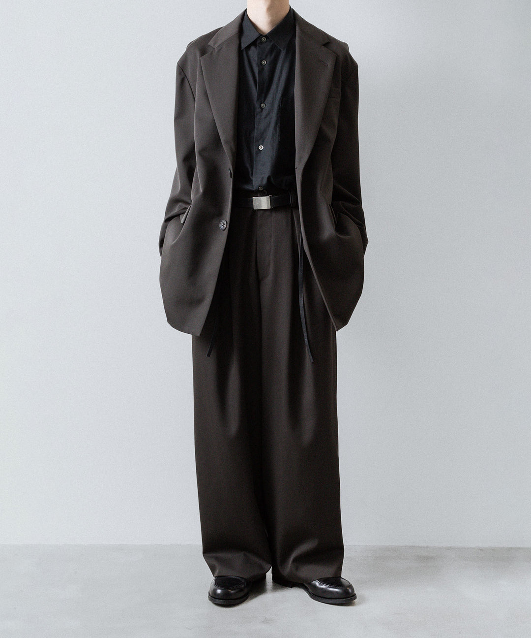ssstein(シュタイン)のEASY WIDE TROUSERS (2/90 WOOL GABARDINE) - GREY KHAKIの公式通販サイトsession福岡セレクトショップ
