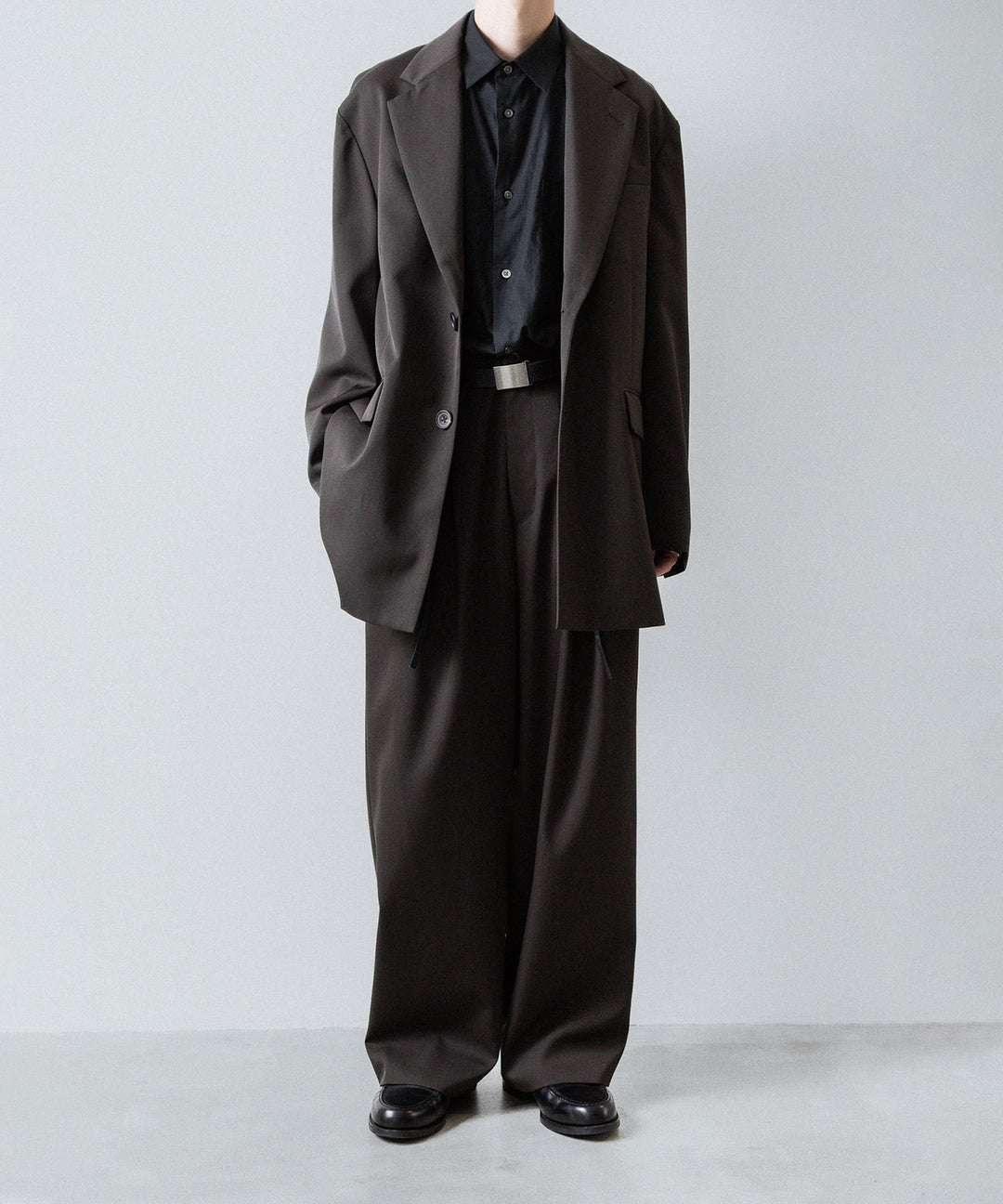 ssstein(シュタイン)のEASY WIDE TROUSERS (2/90 WOOL GABARDINE) - GREY KHAKIの公式通販サイトsession福岡セレクトショップ