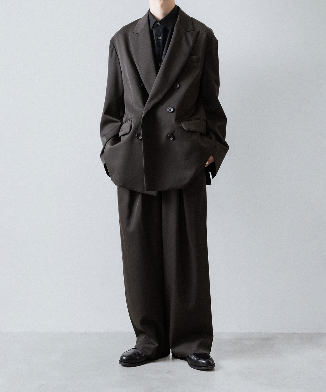 ssstein(シュタイン)のEASY WIDE TROUSERS (2/90 WOOL GABARDINE) - GREY KHAKIの公式通販サイトsession福岡セレクトショップ