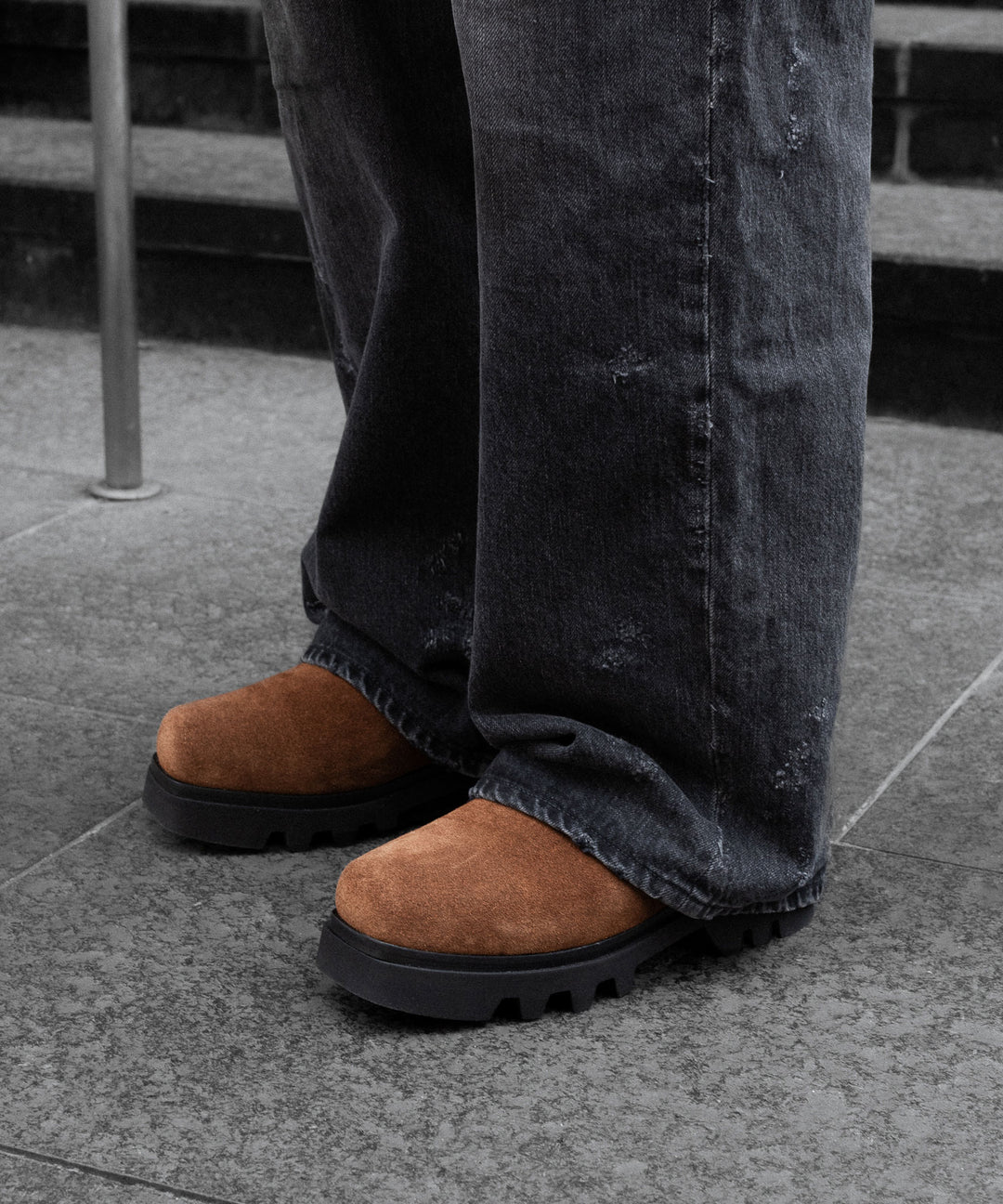 【 SINE &amp; COSINE 】HANNES / MULE VIBRAM TWEETY - SUEDE COGNAC BROWN
