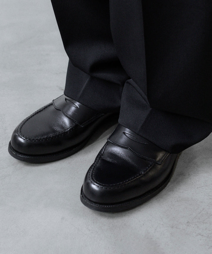 ssstein(シュタイン)のTWO TUCK EASY TROUSERS (2/60 WOOL GABARDINE) - BLACKの公式通販サイトsession福岡セレクトショップ