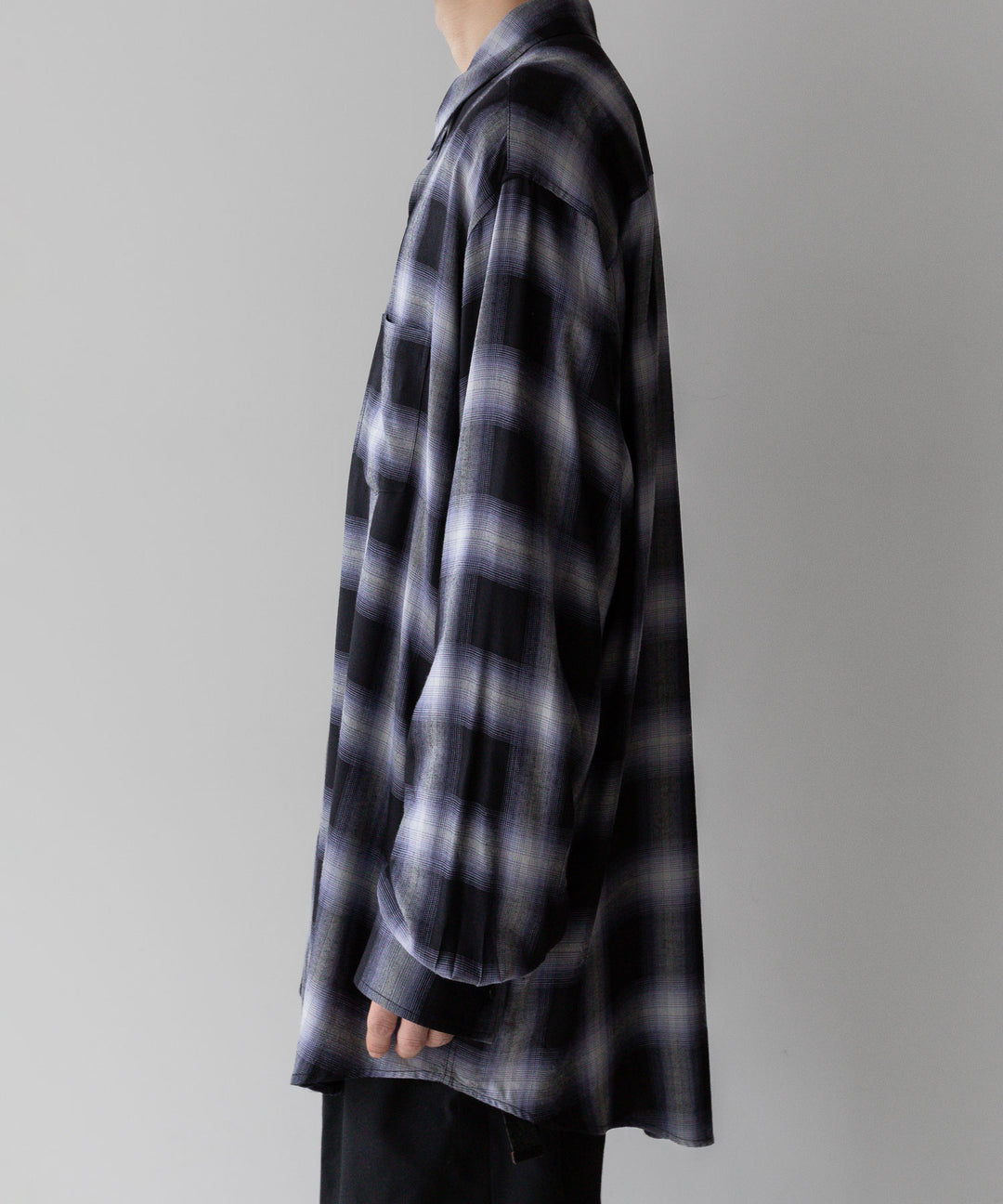 stein(シュタイン)の23AWコレクションOVERSIZED STANDARD SHIRTのPURPLE OMBRE