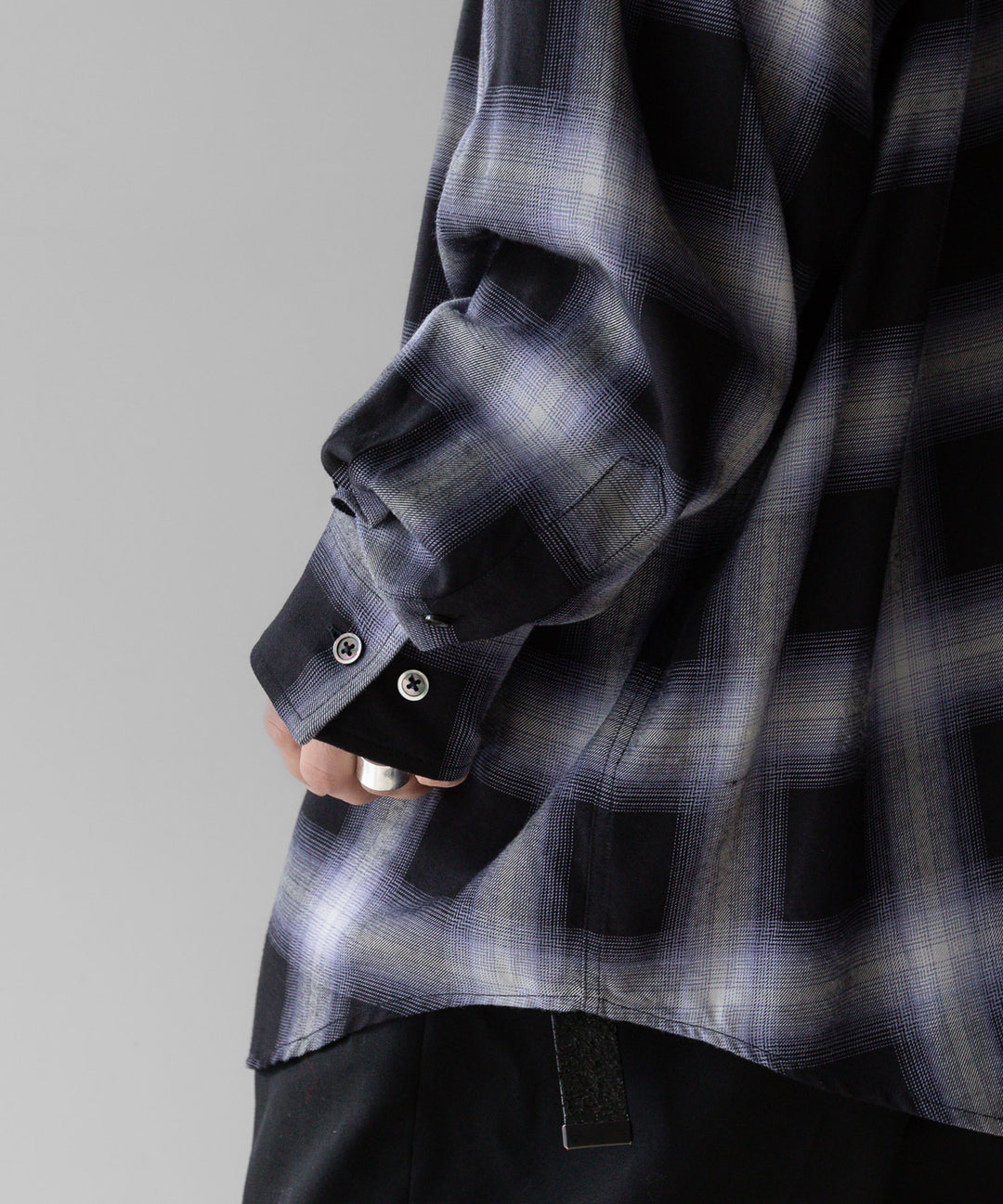 stein(シュタイン)の23AWコレクションOVERSIZED STANDARD SHIRTのPURPLE OMBRE