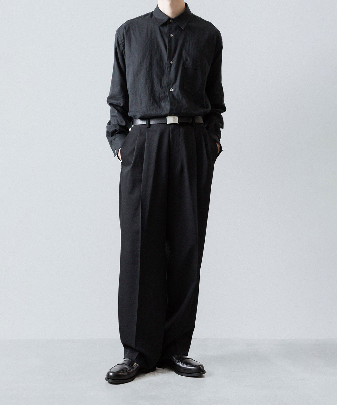 ssstein(シュタイン)のTWO TUCK EASY TROUSERS (2/60 WOOL GABARDINE) - BLACKの公式通販サイトsession福岡セレクトショップ