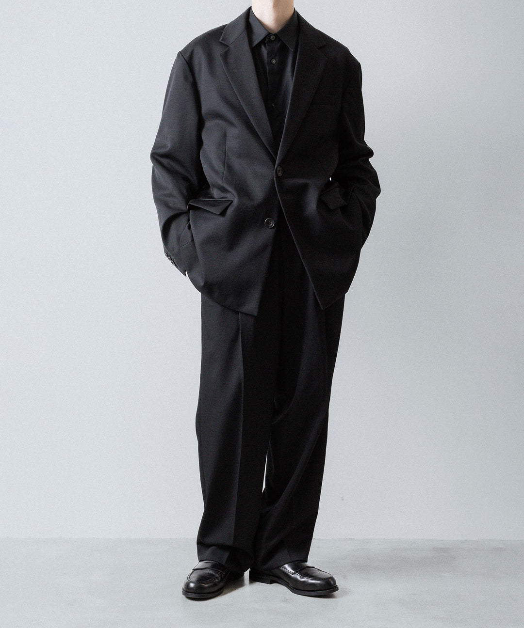 ssstein(シュタイン)のTWO TUCK EASY TROUSERS (2/60 WOOL GABARDINE) - BLACKの公式通販サイトsession福岡セレクトショップ