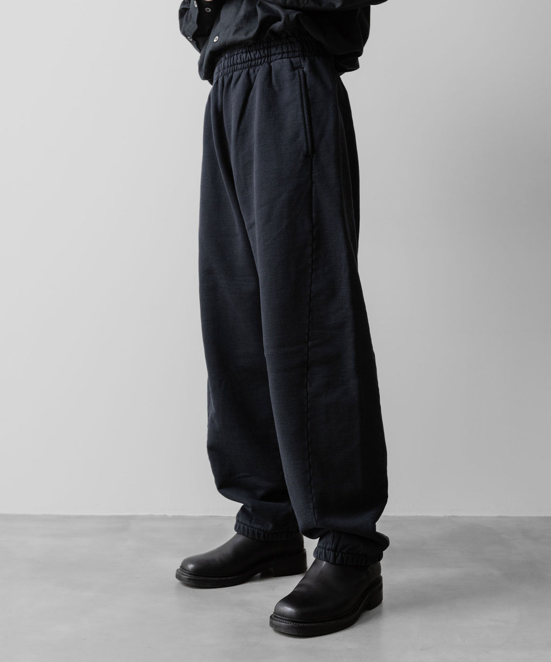 ssstein(シュタイン)のUNTWISTED YARN FADE SWEAT TWIST SEAM PANTS - DARK NAVYの公式通販サイトsession福岡セレクトショップ
