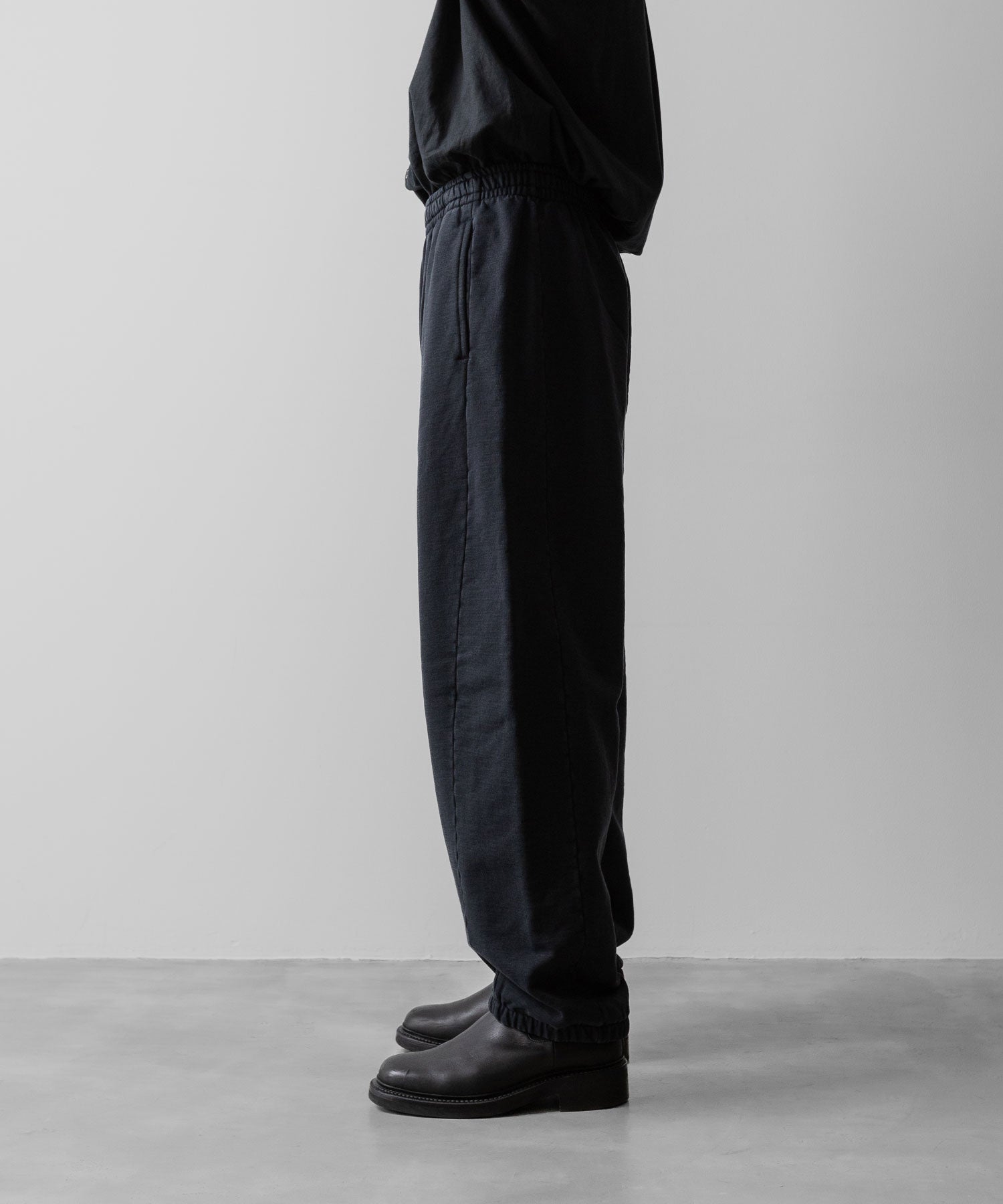 ssstein(シュタイン)のUNTWISTED YARN FADE SWEAT TWIST SEAM PANTS - DARK NAVYの公式通販サイトsession福岡セレクトショップ
