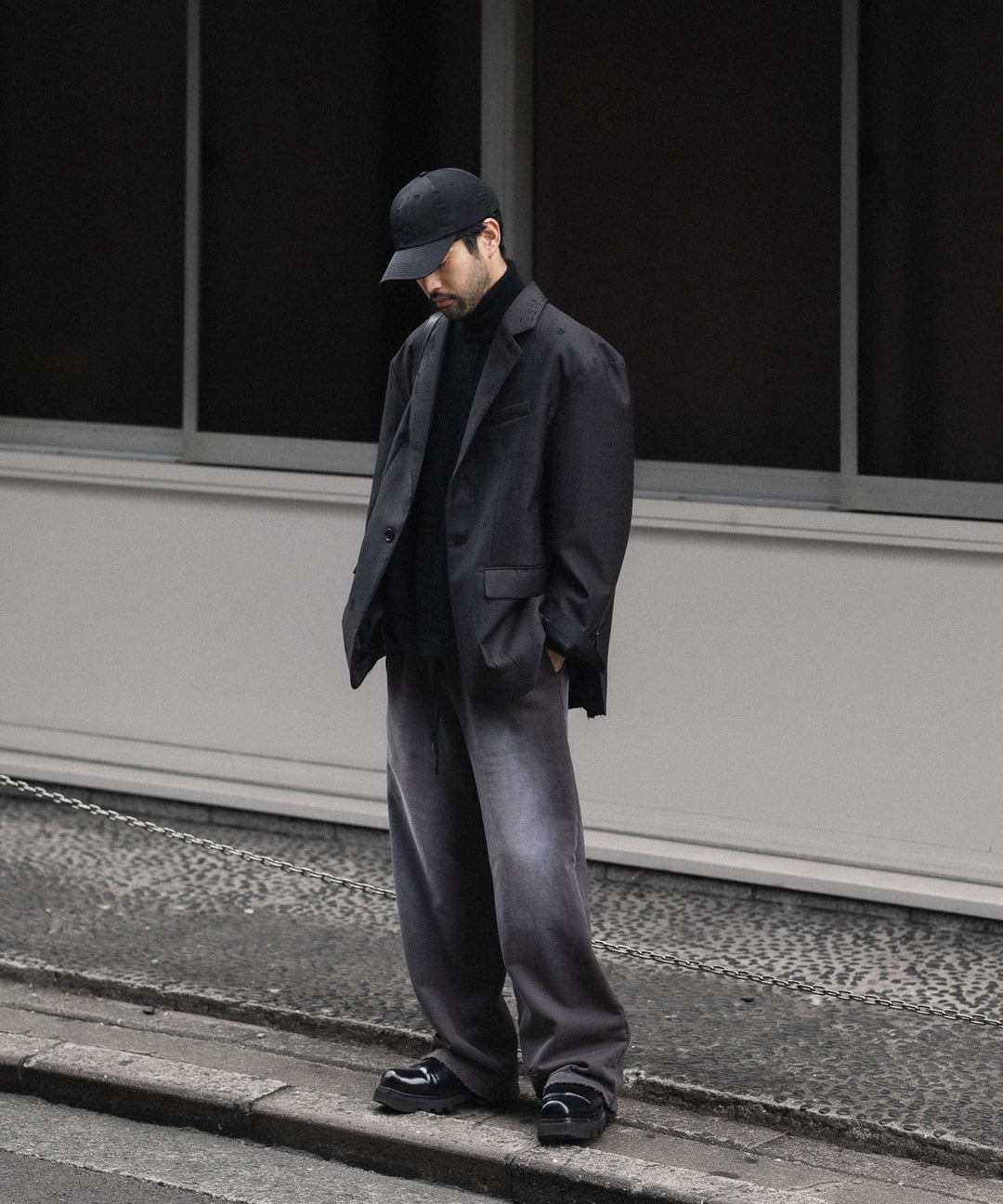 【CODA】BROWN WOOL POLY OVERSIZED ADAGIO DISTRESSED BLAZER - BROWN