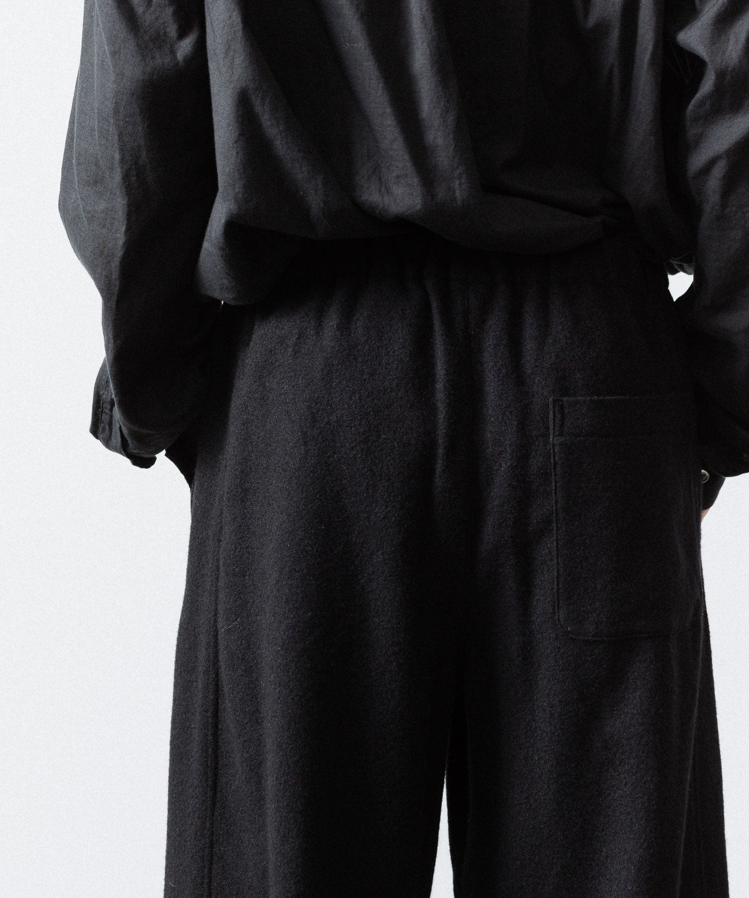 ssstein(シュタイン)のWOOL/CASHMERE FLEECE EASY TWIST TROUSERS - BLACKの公式通販サイトsession福岡セレクトショップ