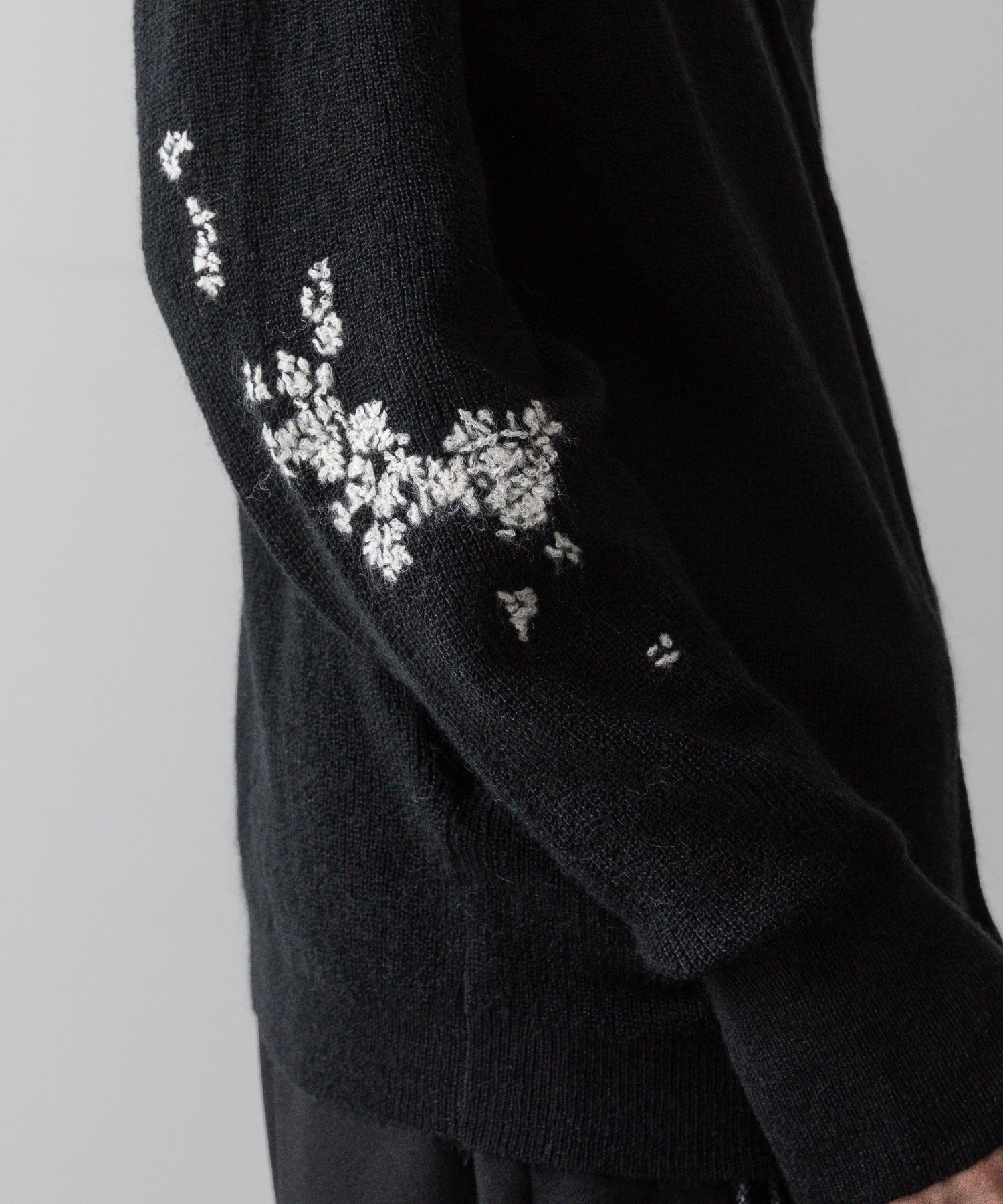 【ANTHEM A】HAND EMBROIDERY MOHAIR NYLON CARDIGAN - BLACK