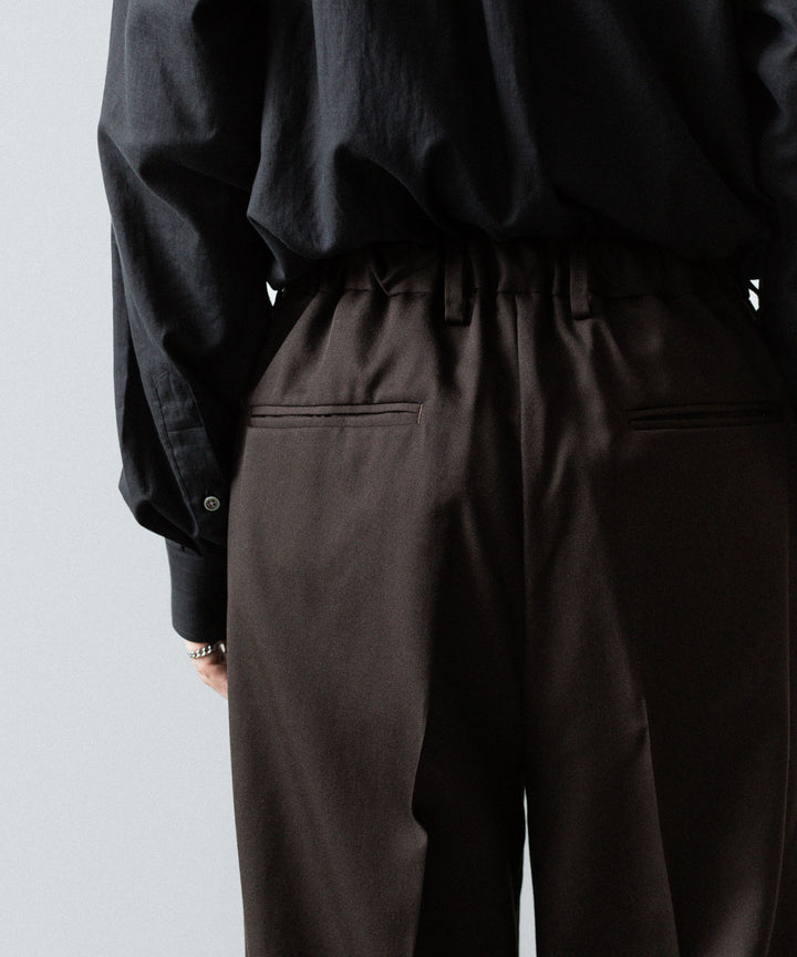 ssstein(シュタイン)のTWO TUCK EASY TROUSERS (2/60 WOOL GABARDINE) - MILITARY KHAKIの公式通販サイトsession福岡セレクトショップ