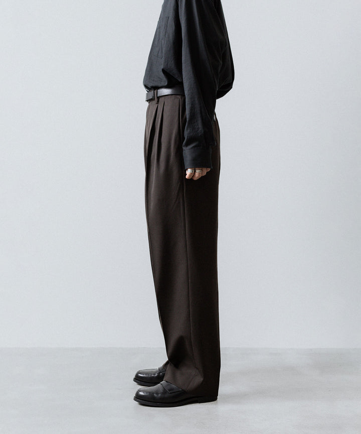ssstein(シュタイン)のTWO TUCK EASY TROUSERS (2/60 WOOL GABARDINE) - MILITARY KHAKIの公式通販サイトsession福岡セレクトショップ