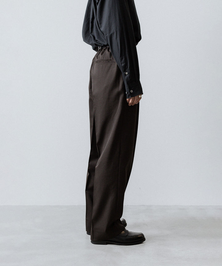 ssstein(シュタイン)のTWO TUCK EASY TROUSERS (2/60 WOOL GABARDINE) - MILITARY KHAKIの公式通販サイトsession福岡セレクトショップ
