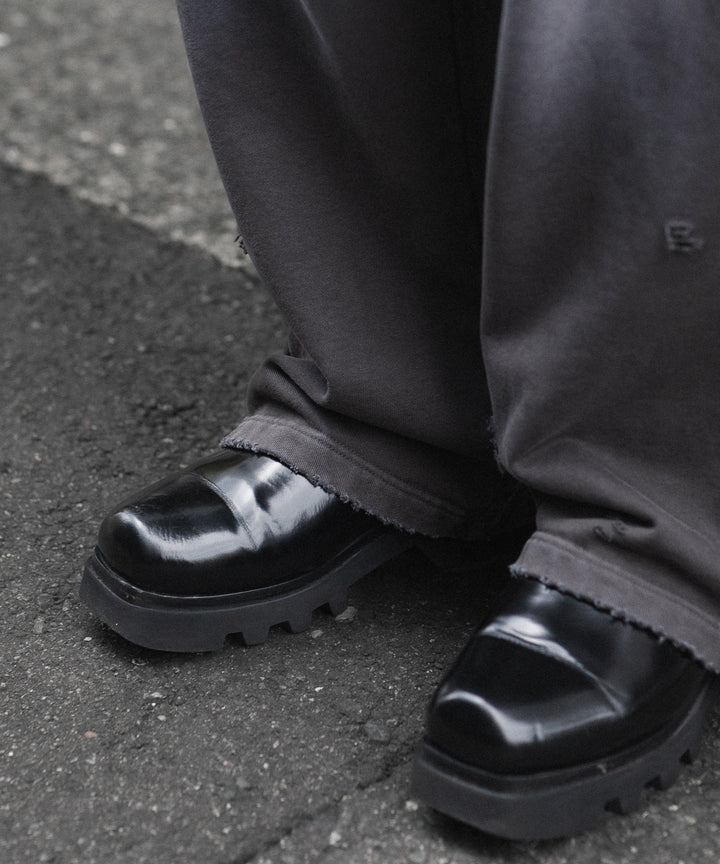 【CODA】WORN BLACK AGING FADED DAMAGED SWEATPANTS - WORN BLACK