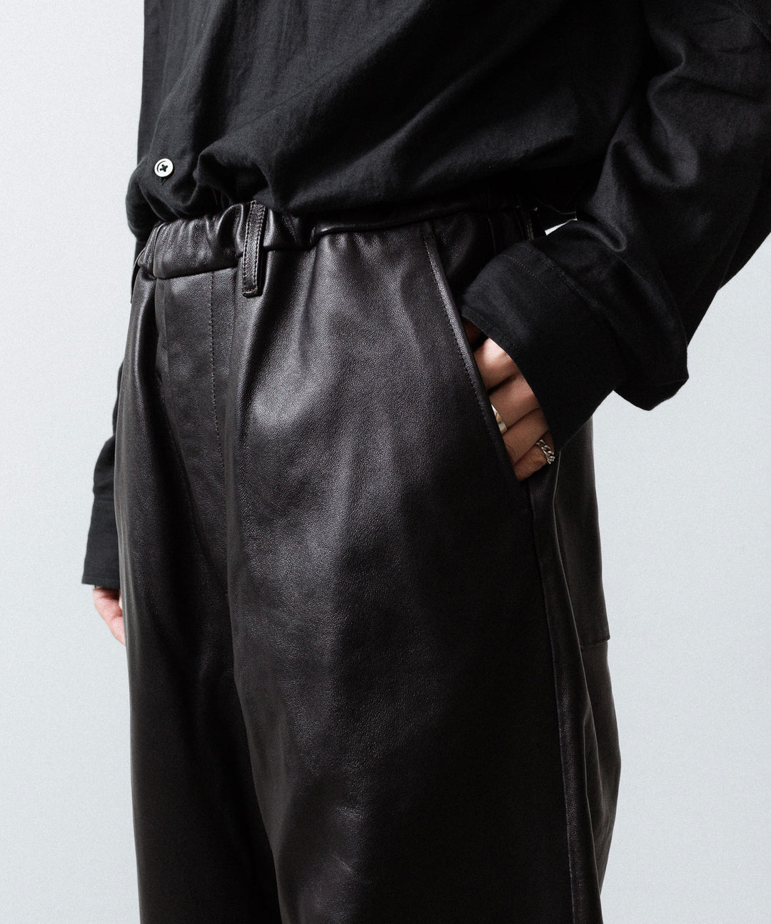 【ssstein】SHEEP LEATHER EASY TROUSERS - GREY BROWN