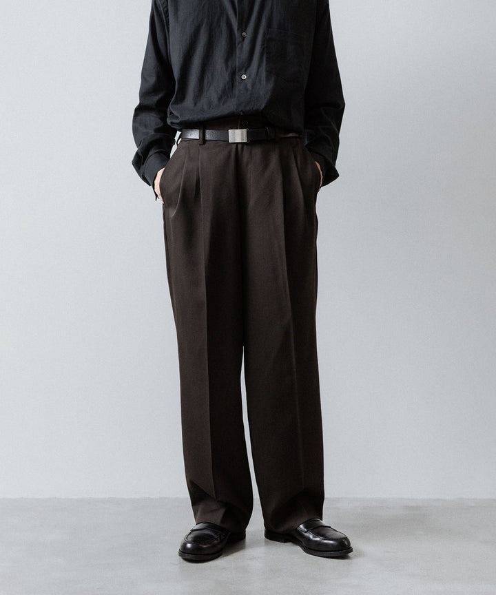 ssstein(シュタイン)のTWO TUCK EASY TROUSERS (2/60 WOOL GABARDINE) - MILITARY KHAKIの公式通販サイトsession福岡セレクトショップ