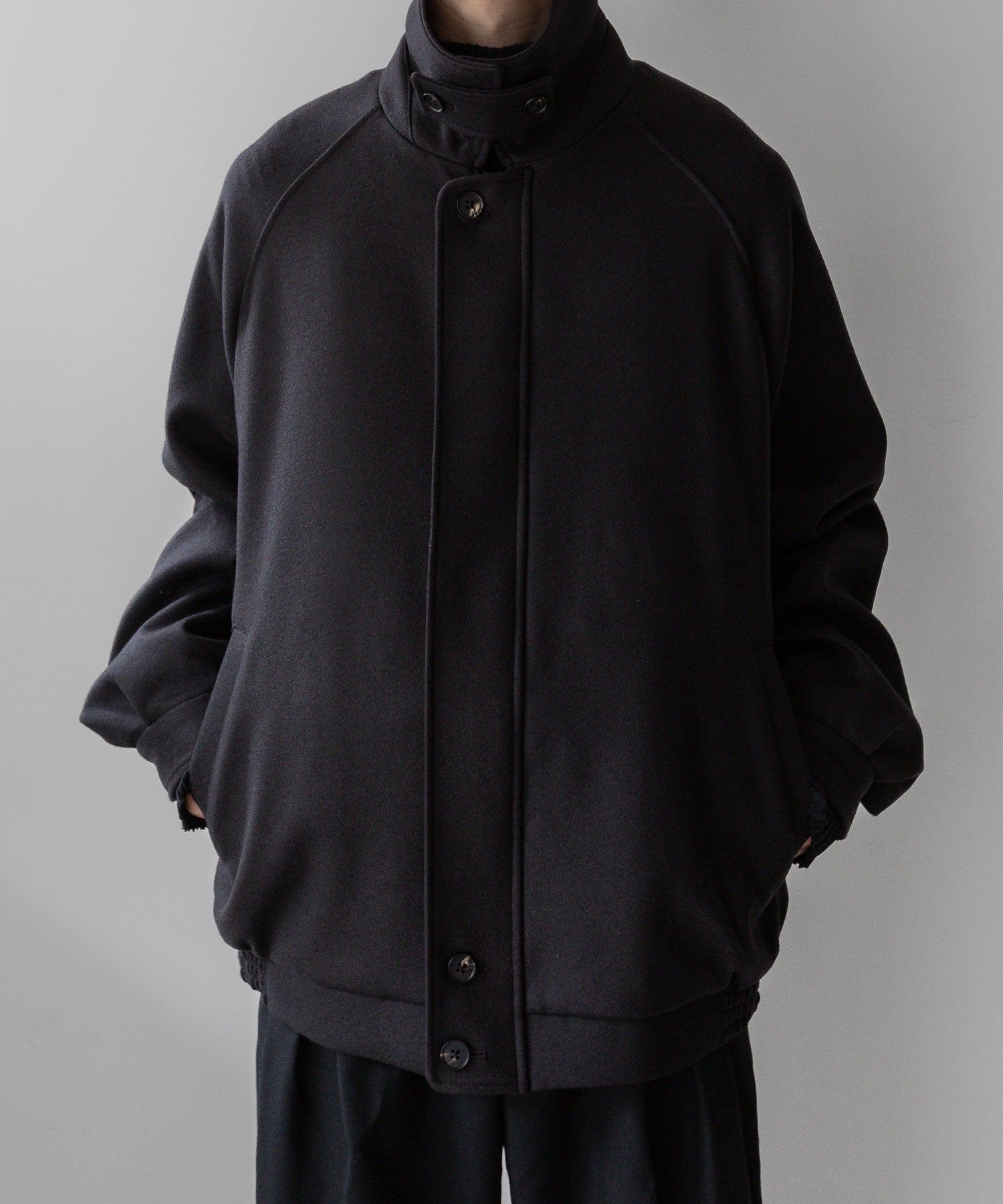 stein(シュタイン)の23AWコレクションOVERSIZED MELTON HARRINGTON ZIP JACKETのDARK CHARCOAL