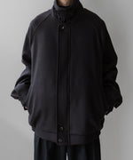 画像をギャラリービューアに読み込む, stein(シュタイン)の23AWコレクションOVERSIZED MELTON HARRINGTON ZIP JACKETのDARK CHARCOAL
