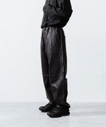 画像をギャラリービューアに読み込む, 【ssstein】SHEEP LEATHER EASY TROUSERS - GREY BROWN
