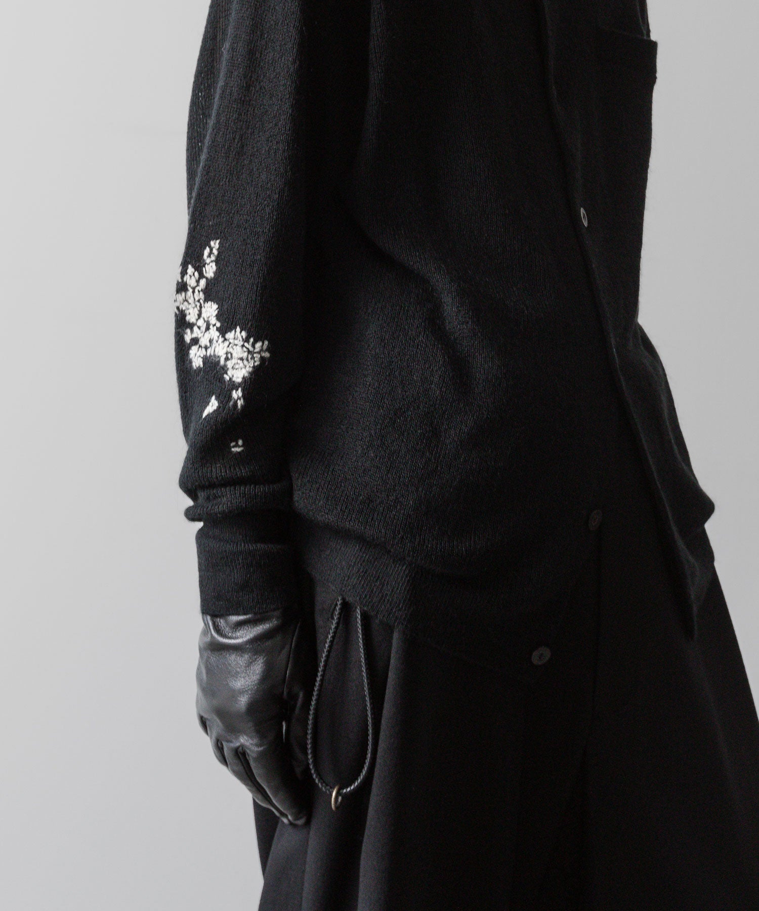 【ANTHEM A】HAND EMBROIDERY MOHAIR NYLON CARDIGAN - BLACK