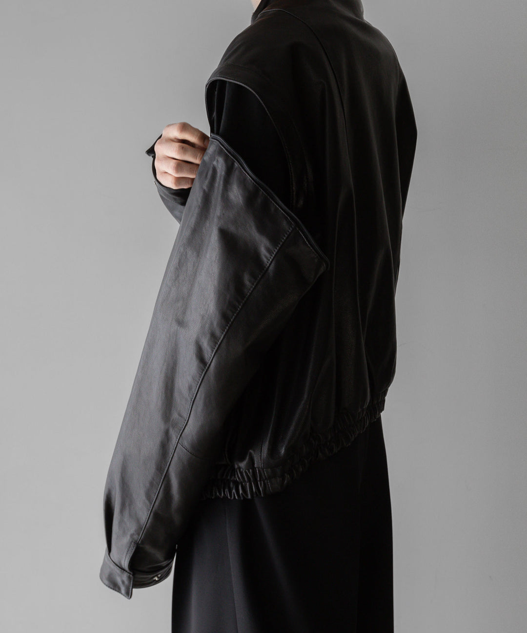 stein(シュタイン)の24SSコレクションDETACHABLE SLEEVES LEATHER BLOUSONのBLACK sessionセッション福岡セレクトショップ 公式通販サイト