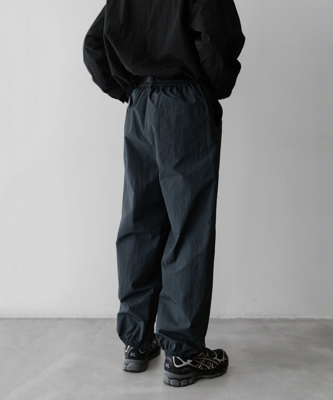 stein(シュタイン)の23AWコレクションWINDBREAKER EASY TROUSERSのDARK GREY 公式通販サイトsession福岡セレクトショップ
