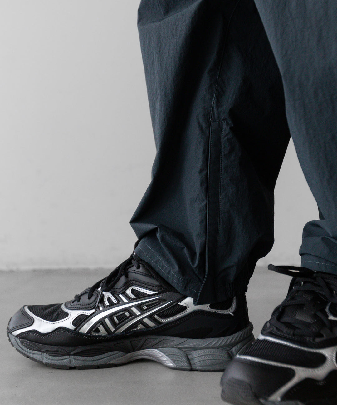 stein(シュタイン)の23AWコレクションWINDBREAKER EASY TROUSERSのDARK GREY 公式通販サイトsession福岡セレクトショップ