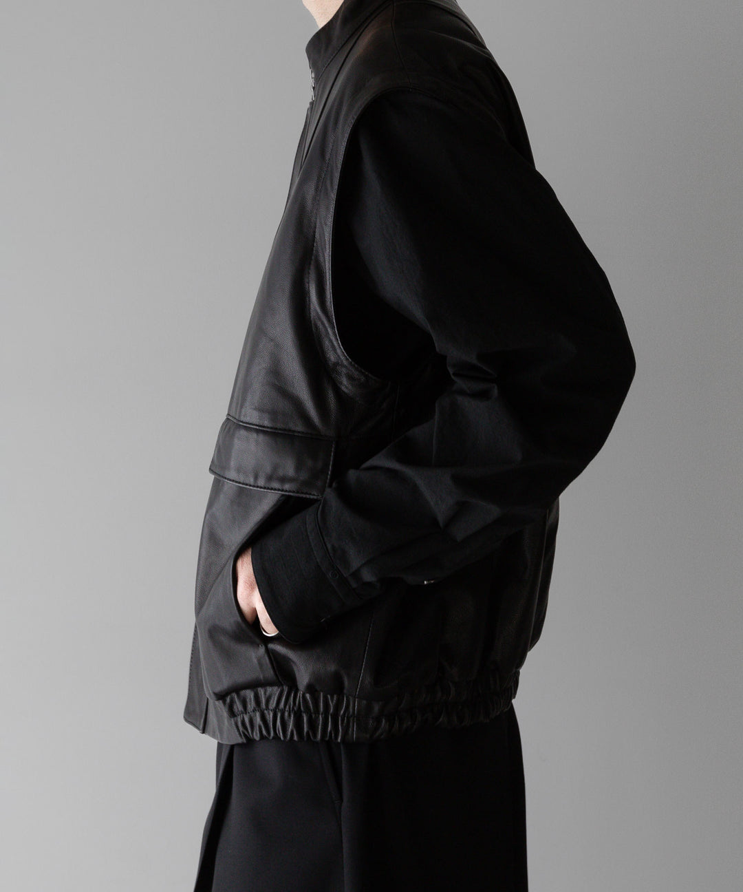stein(シュタイン)の24SSコレクションDETACHABLE SLEEVES LEATHER BLOUSONのBLACK sessionセッション福岡セレクトショップ 公式通販サイト
