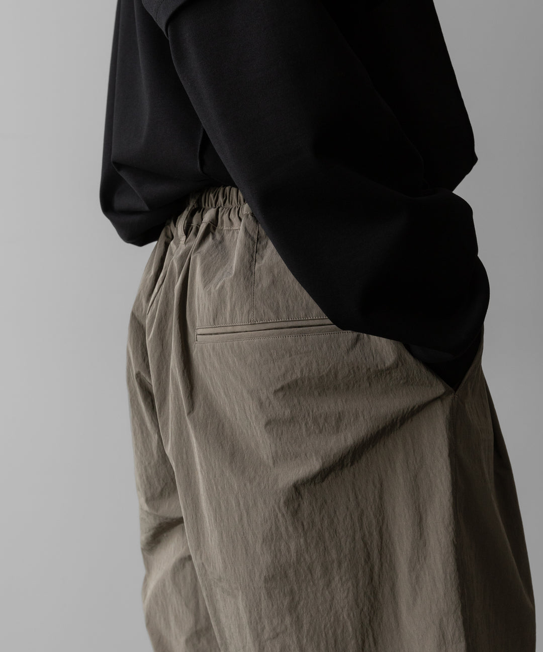 ssstein(シュタイン)のWINDPROOF NYLON WIDE EASY TROUSERS - TAUPEの公式通販サイトsession福岡セレクトショップ
